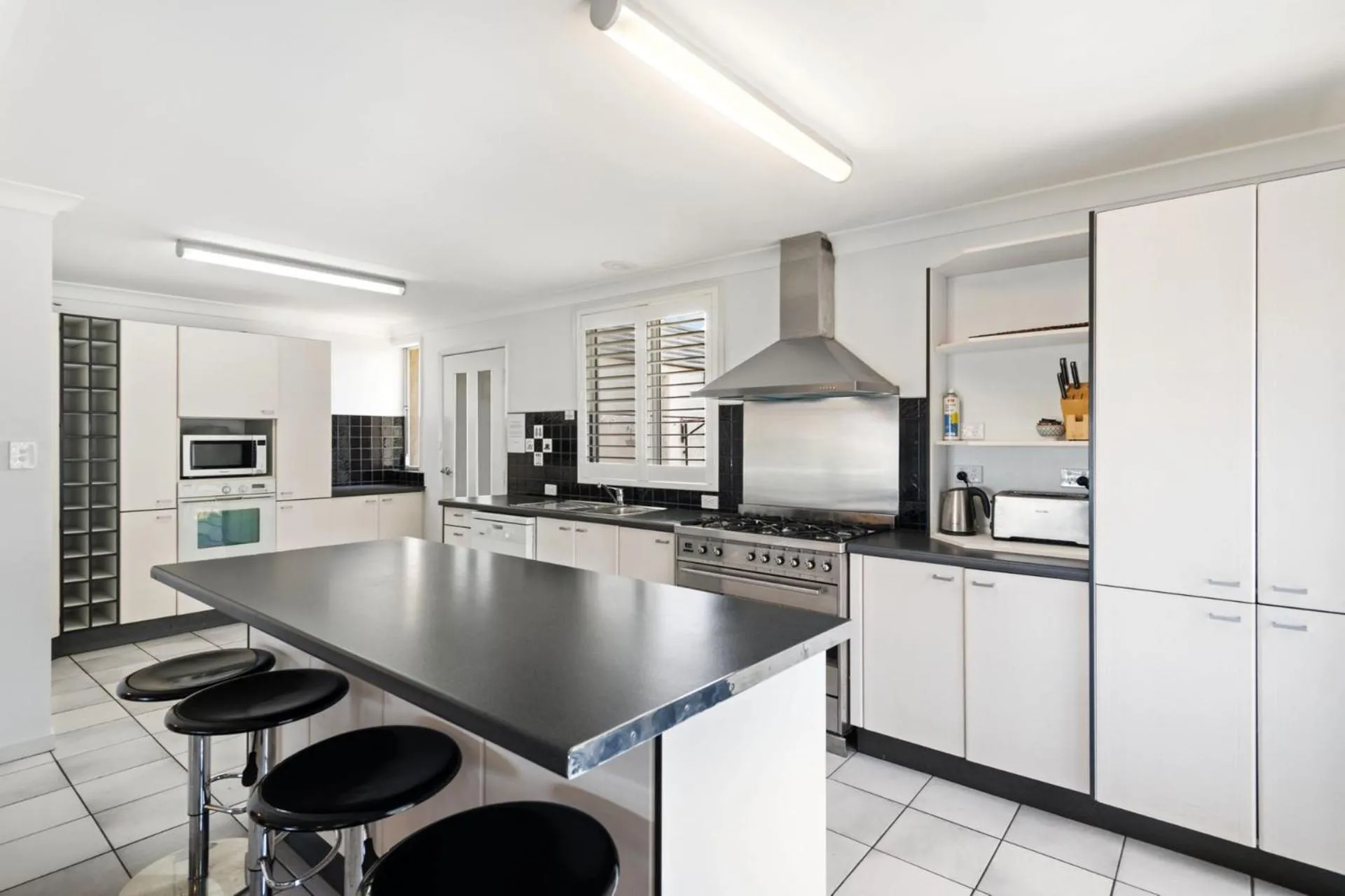 4 bedroom home on canal