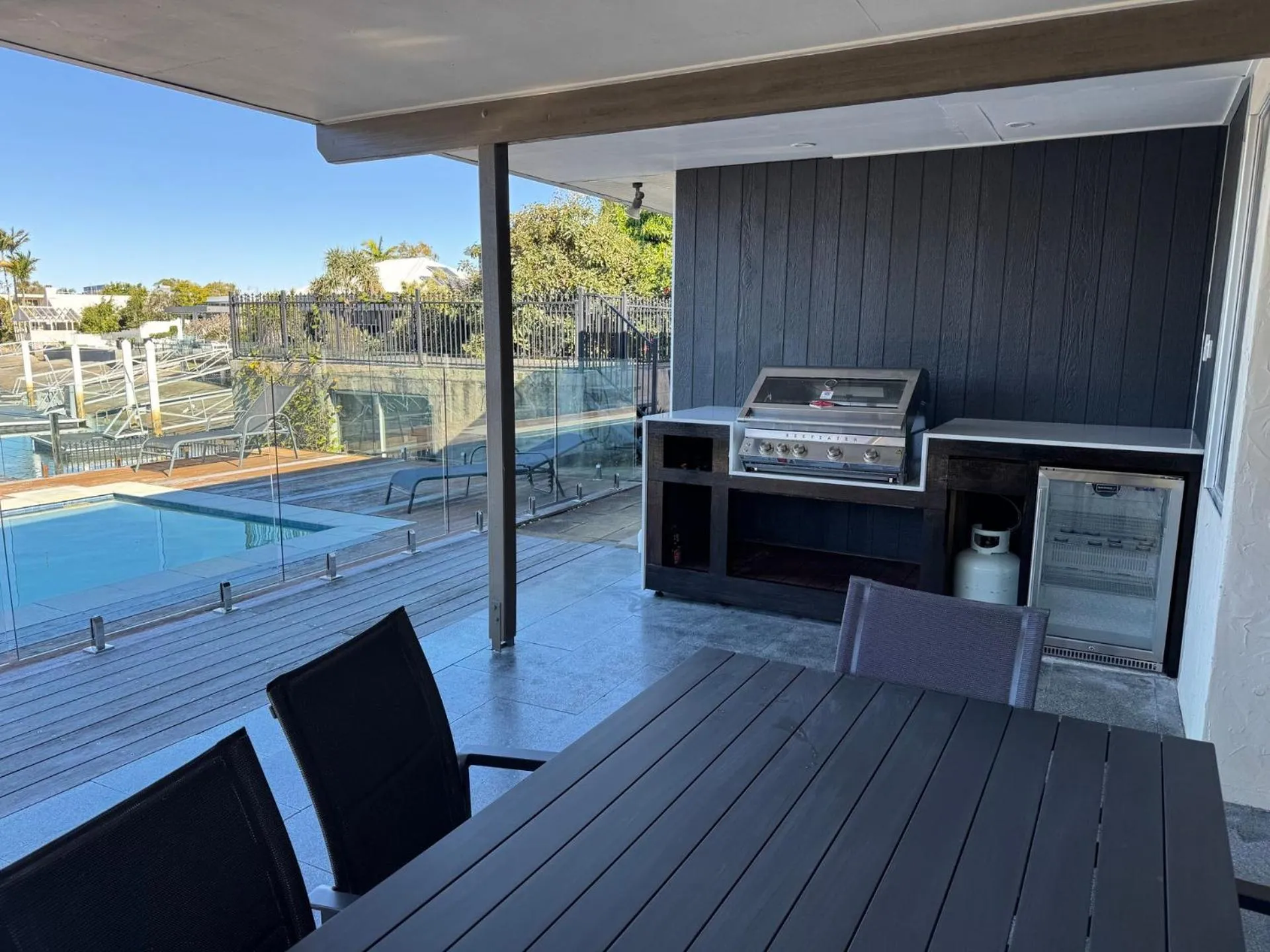 4 bedroom home on canal