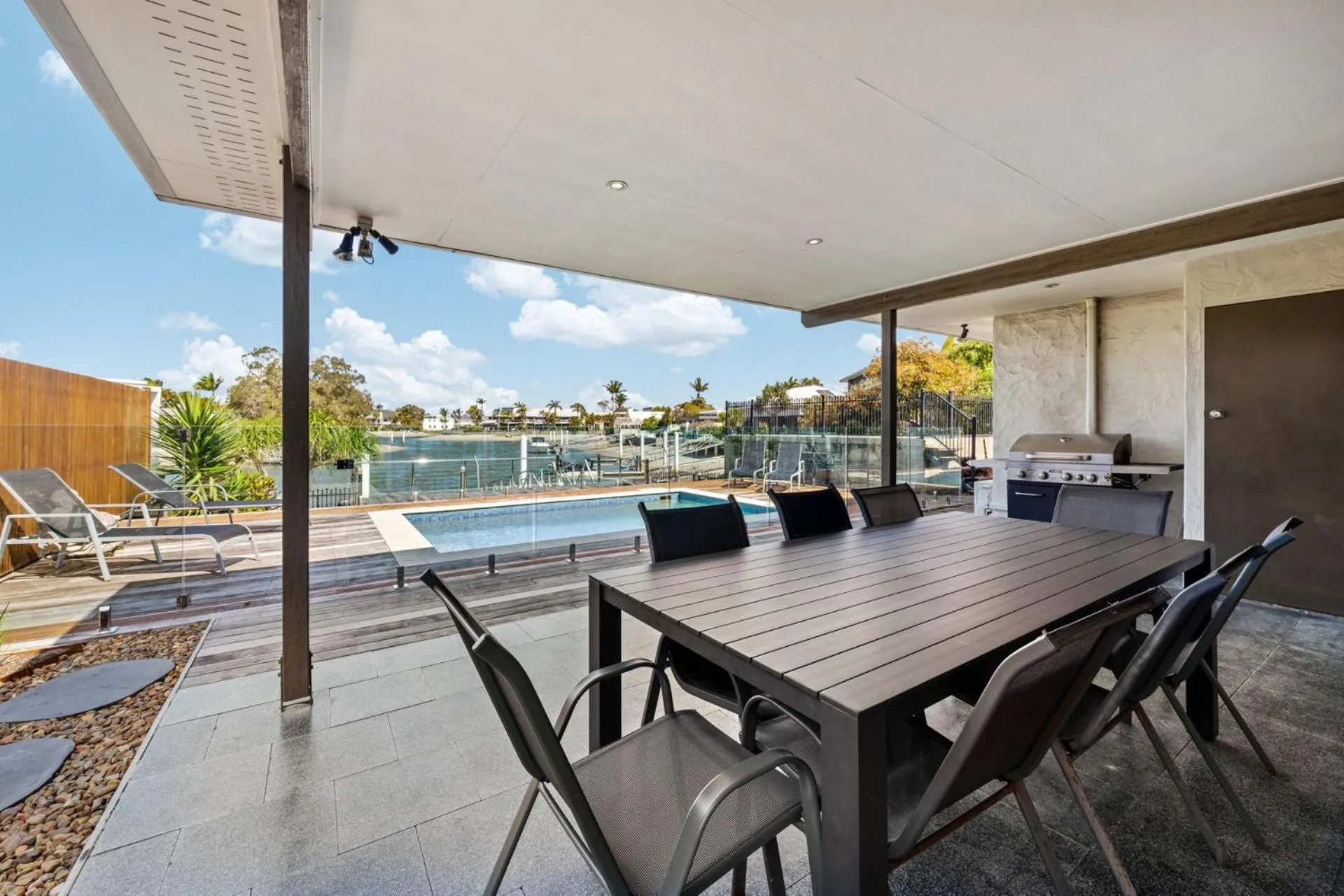 4 bedroom home on canal