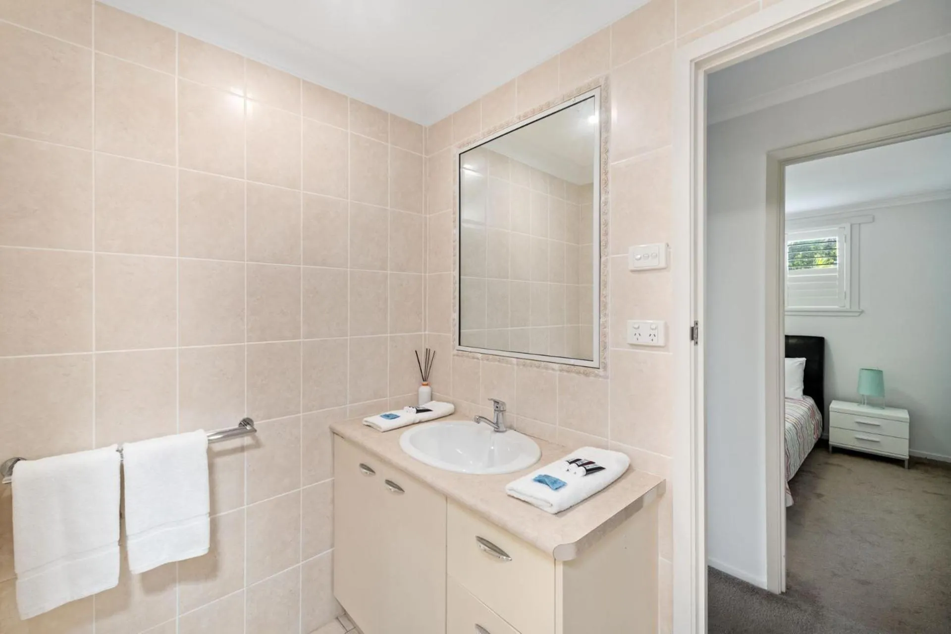 4 bedroom home on canal