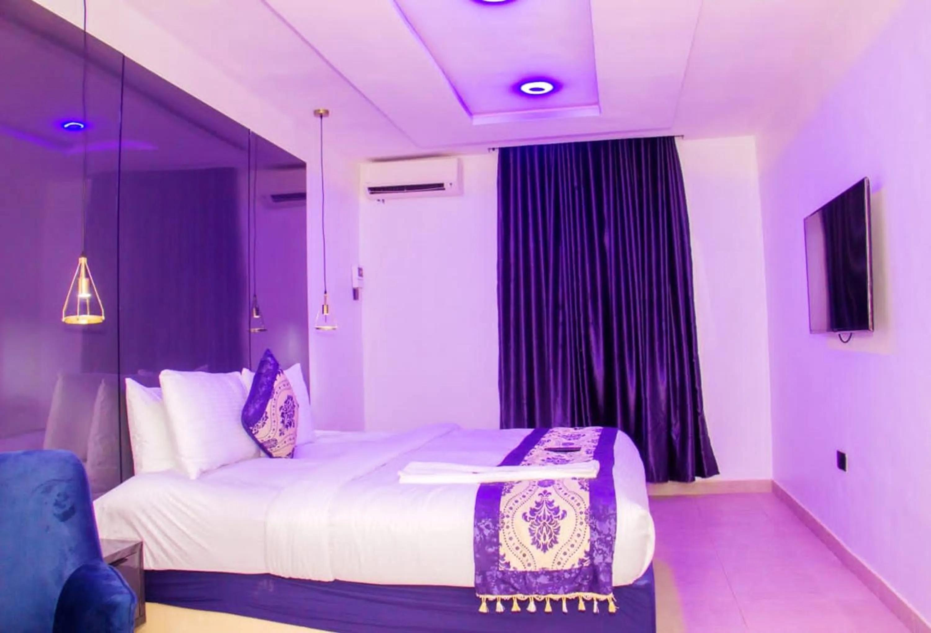 Bed in Water Ripples Hotel Lekki
