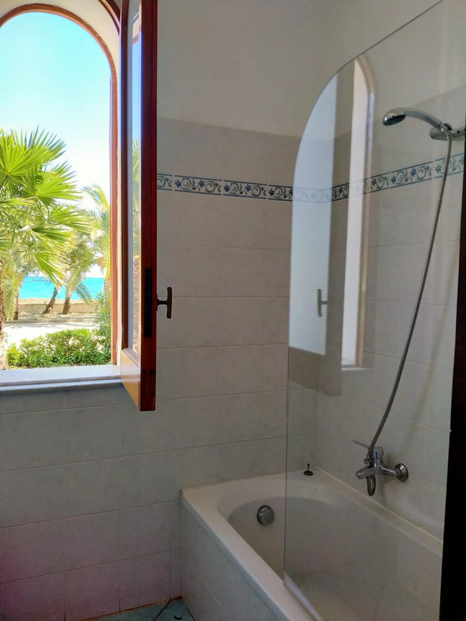 Bathroom in Testa di Monaco Natural Beach