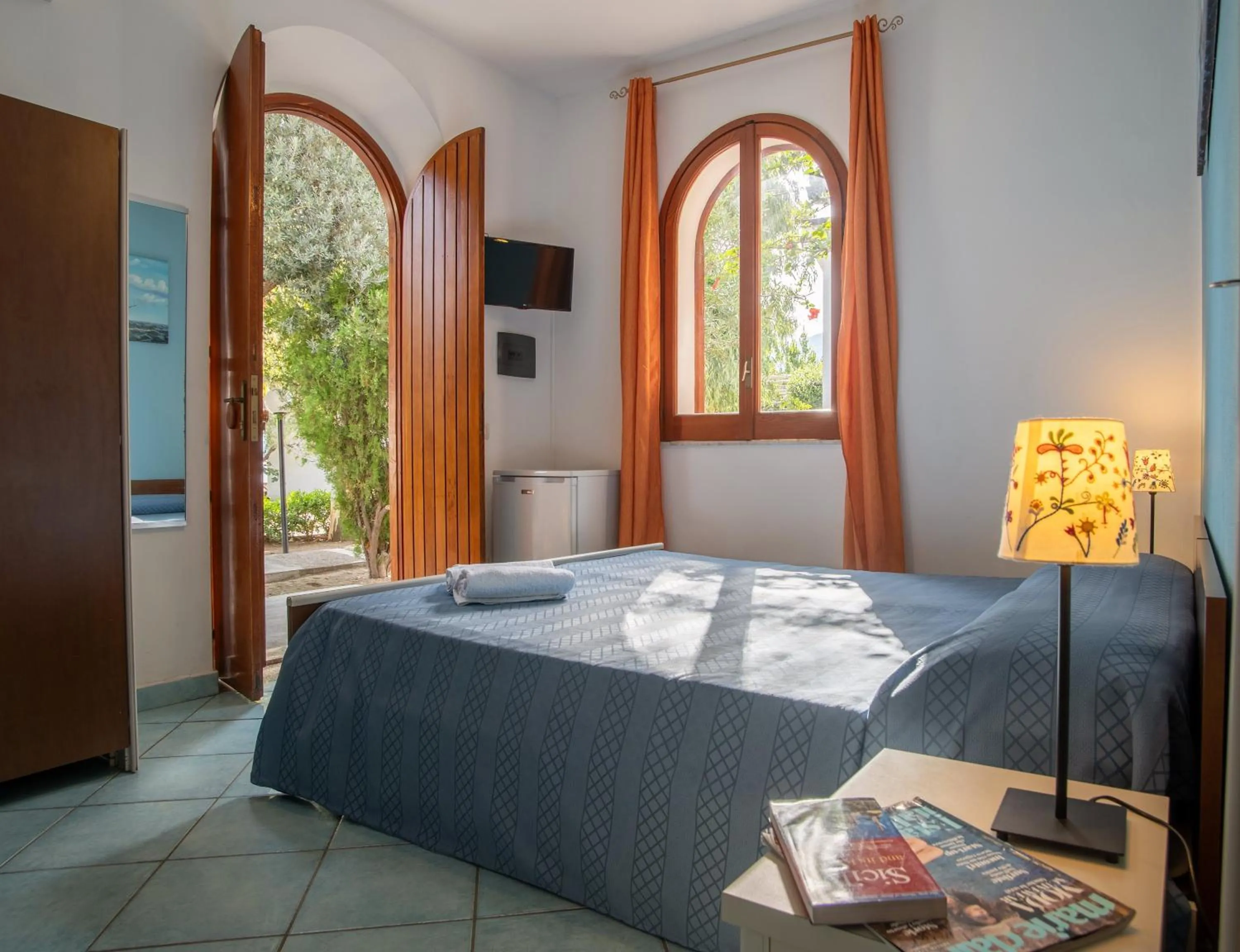 Photo of the whole room, Bed in Testa di Monaco Natural Beach