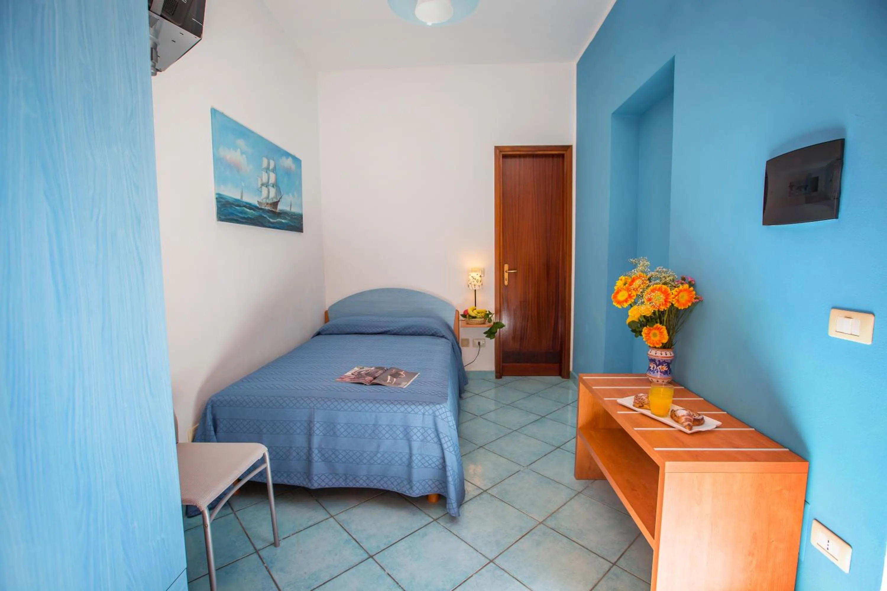 Photo of the whole room, Bed in Testa di Monaco Natural Beach