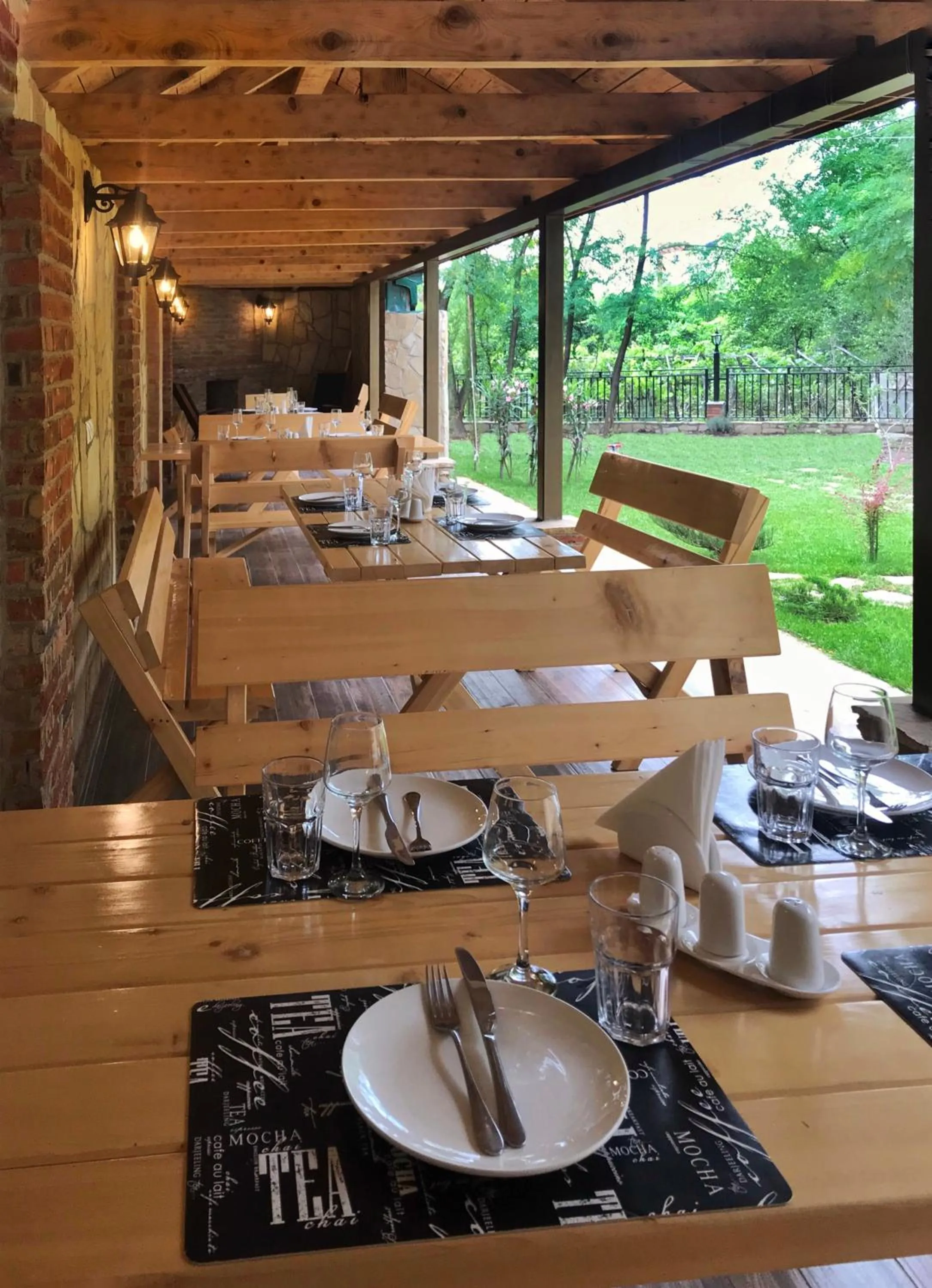 Restaurant/places to eat in Continental Hotel