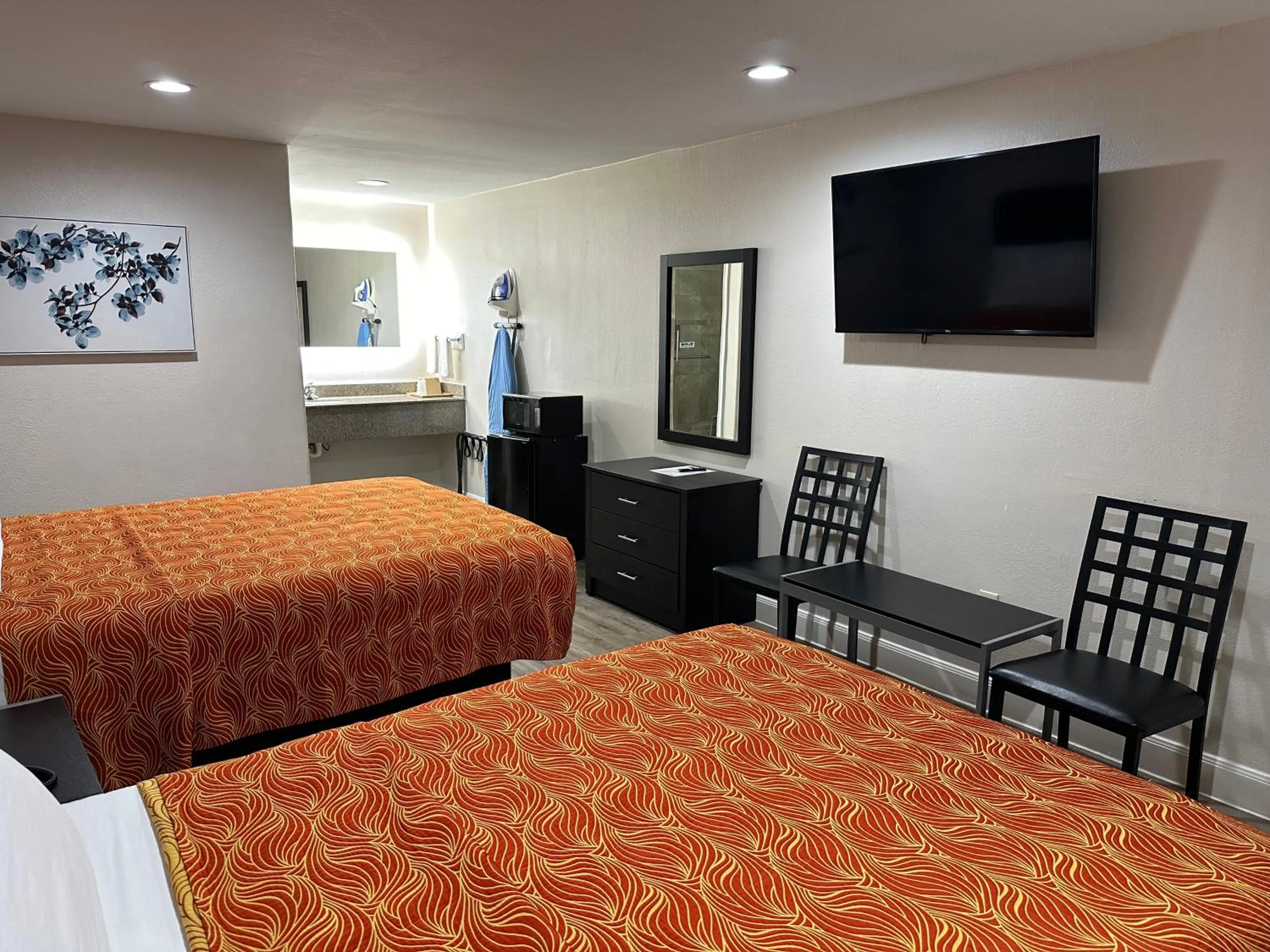 TV and multimedia, Bed in Palace Inn I-45 & Bellfort