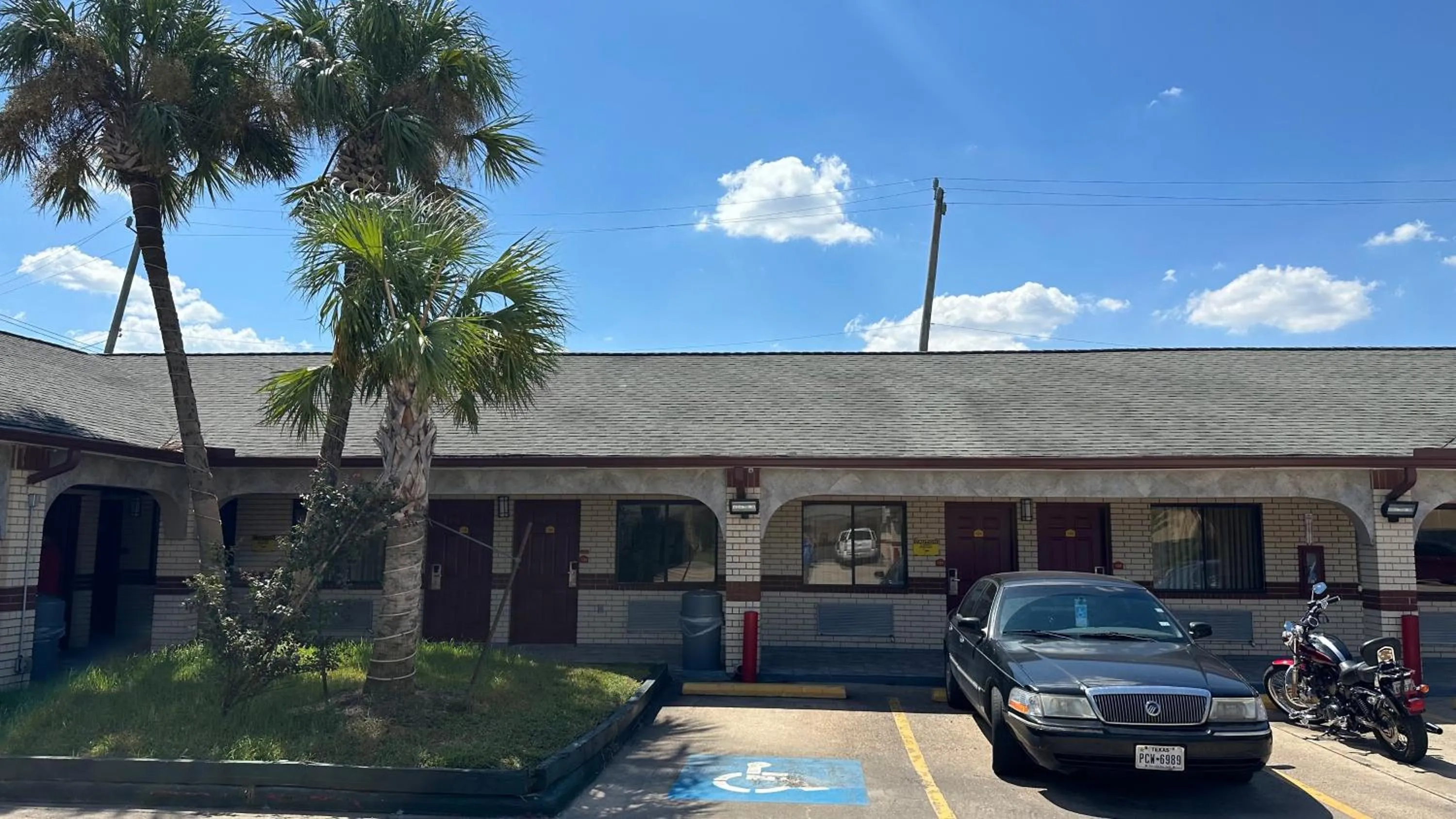 Property building in Palace Inn I-45 & Bellfort