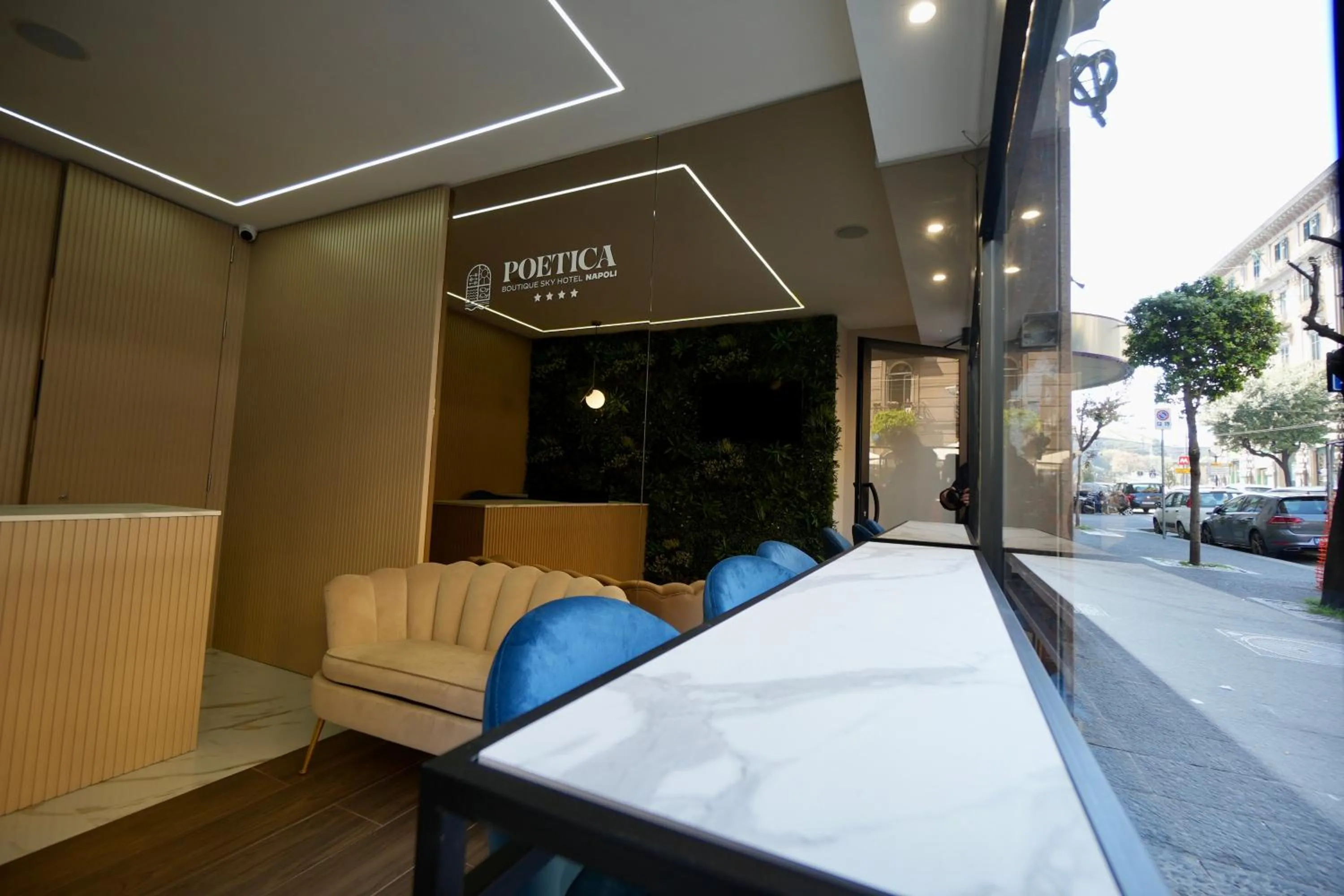 Lobby or reception in POETICA BOUTIQUE SKY HOTEL