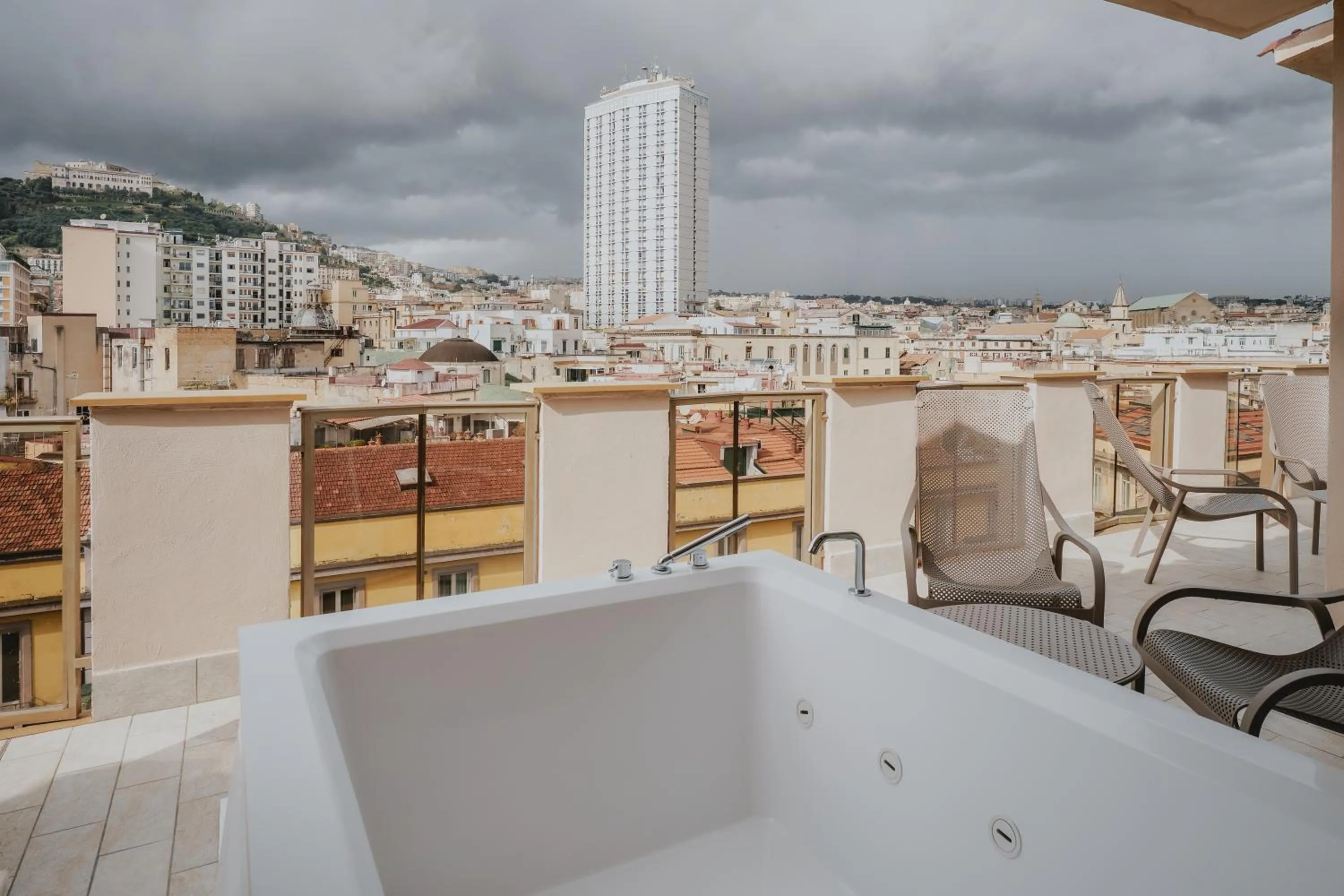 Property building in POETICA BOUTIQUE SKY HOTEL