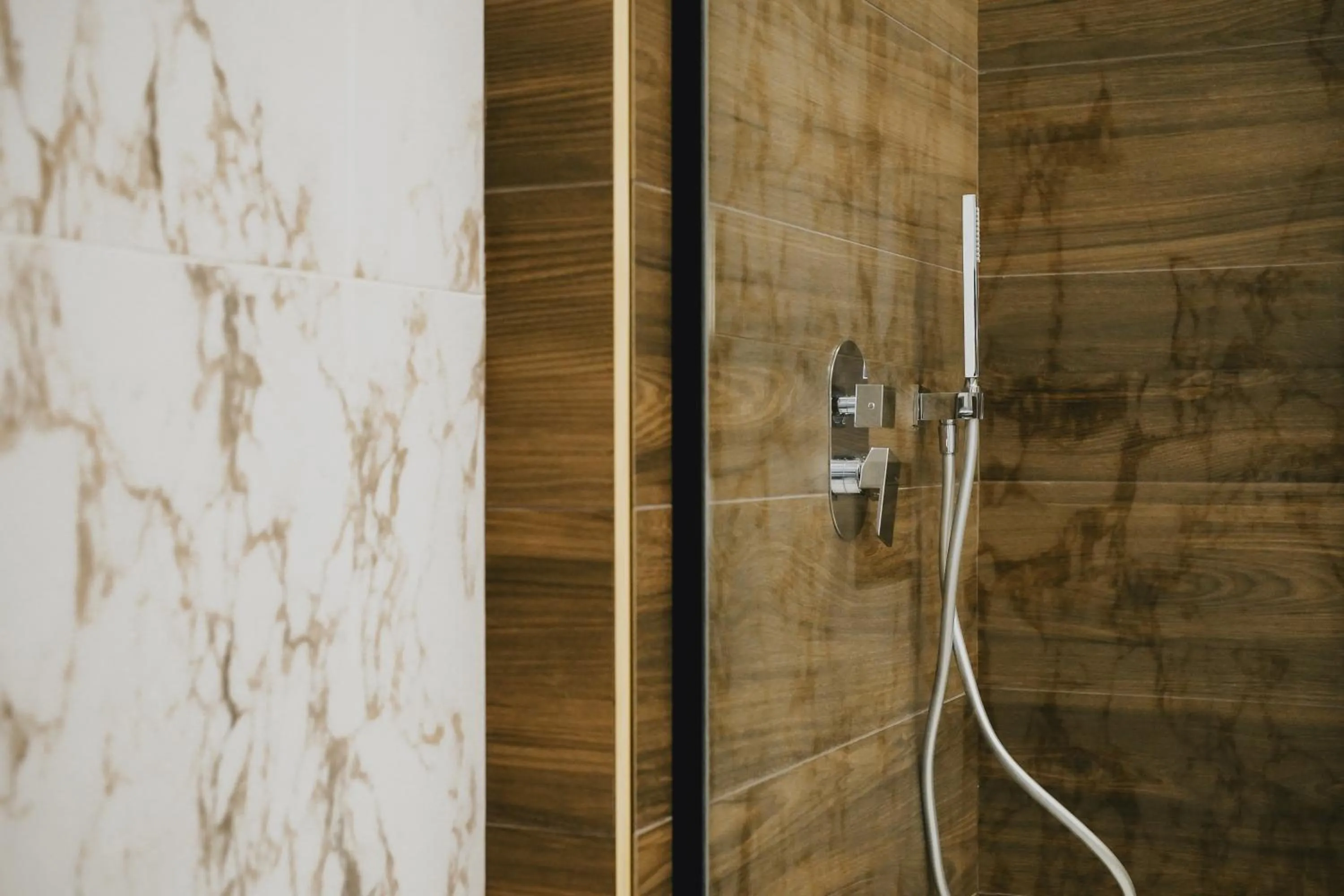 Shower in POETICA BOUTIQUE SKY HOTEL