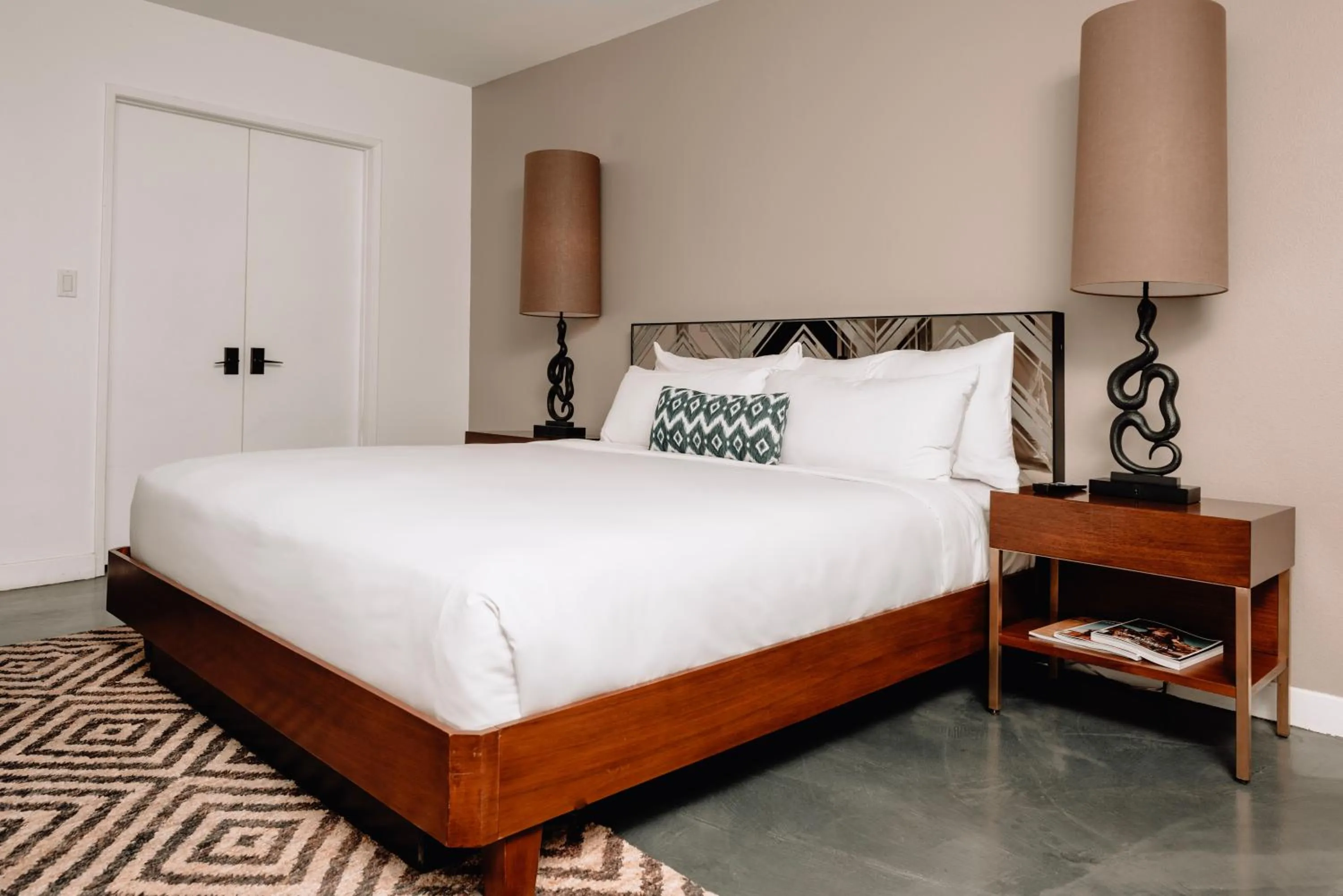 Bed in V Palm Springs