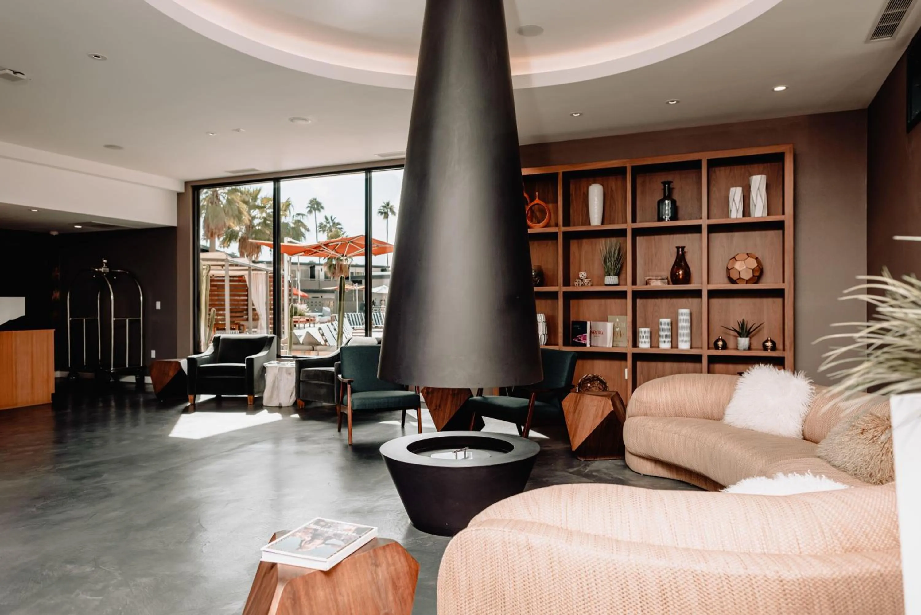 Lobby or reception in V Capri Palm Springs, a Dolce by Wyndham