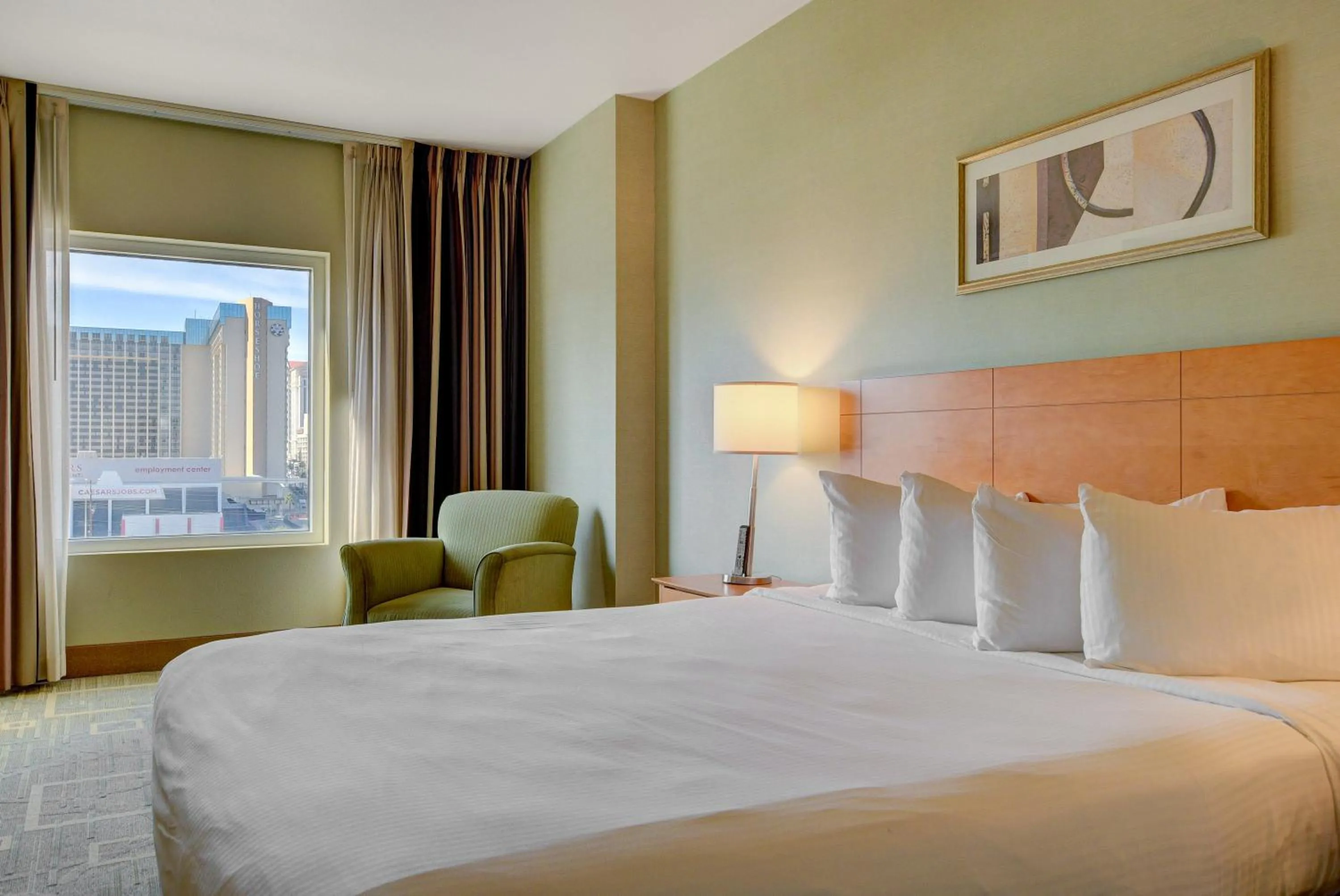 Bed in Princess Suite Platinum Hotel
