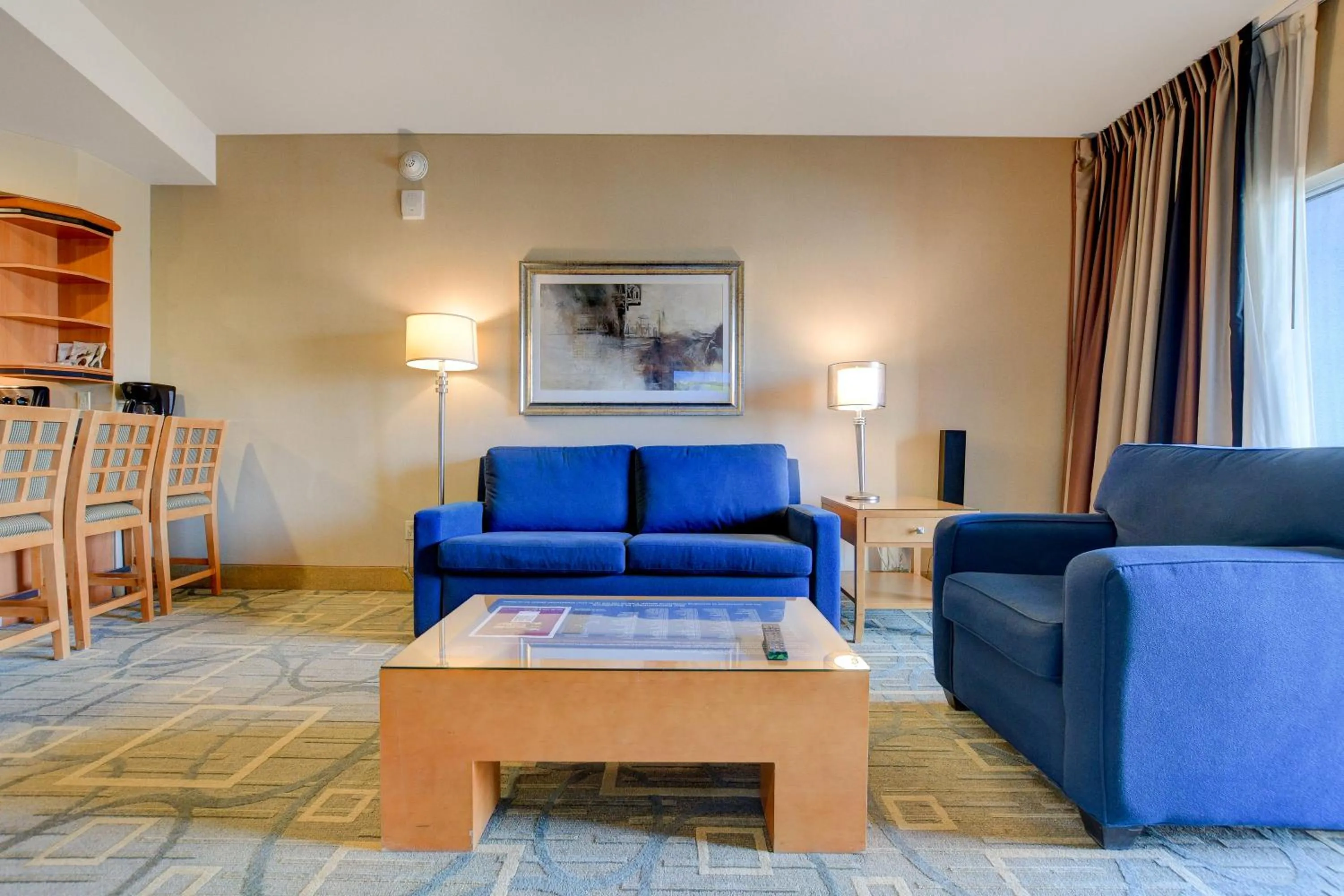 Living room in Princess Suite Platinum Hotel