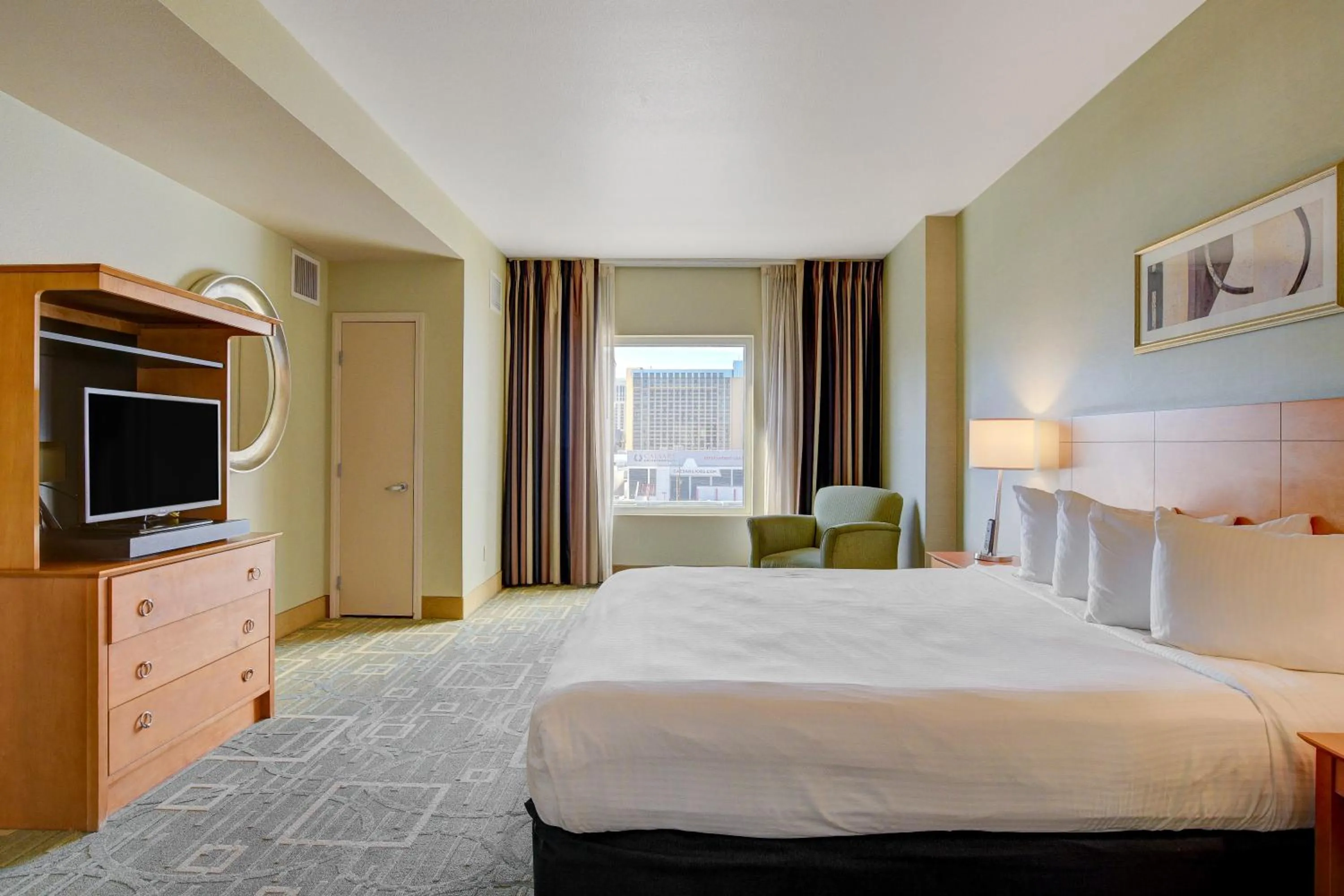 Bed in Princess Suite Platinum Hotel