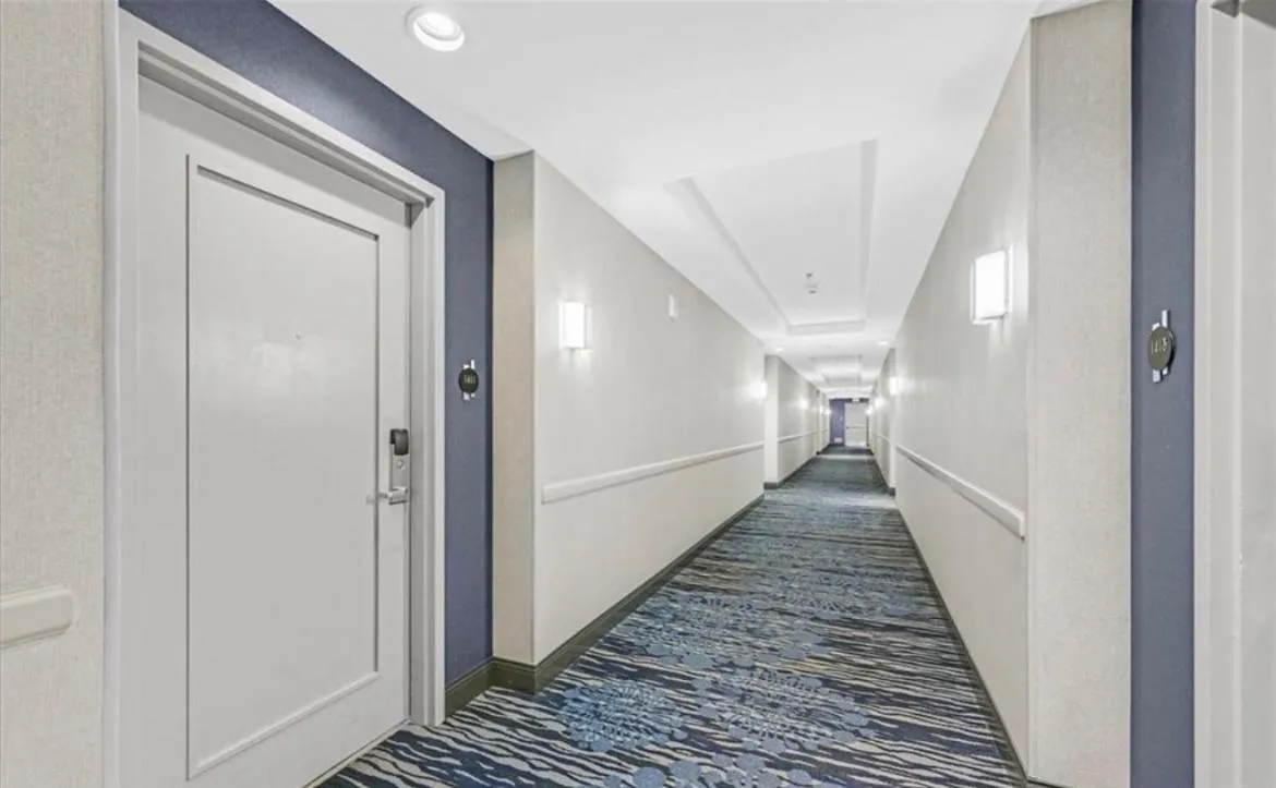 elevator in Princess Suite Platinum Hotel