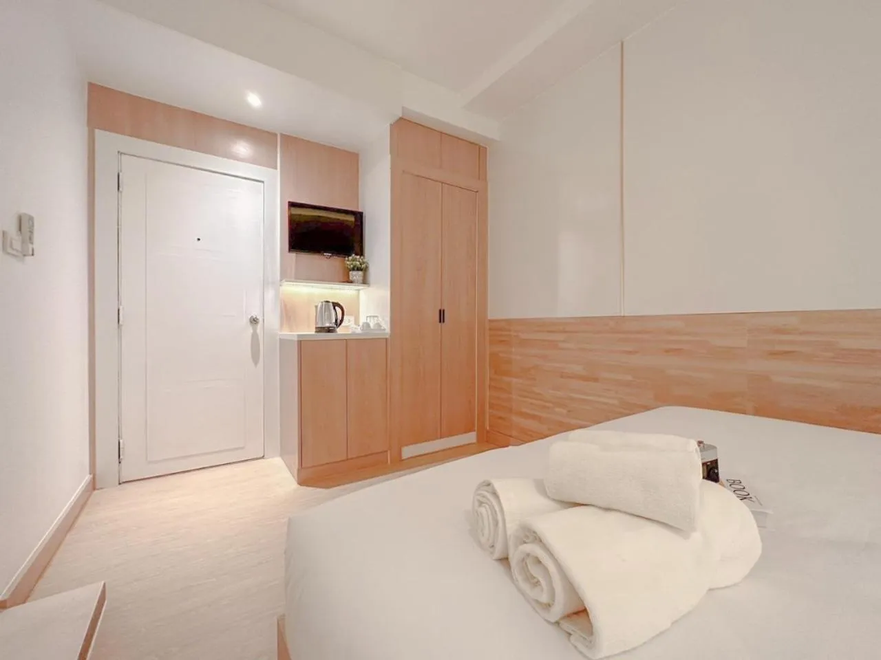 TV and multimedia, Bed in Thrive Hotel