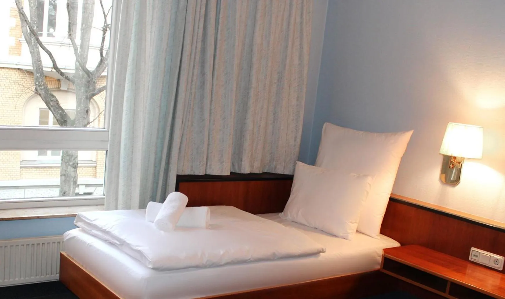 Photo of the whole room, Bed in Hotel Mozart Bonn