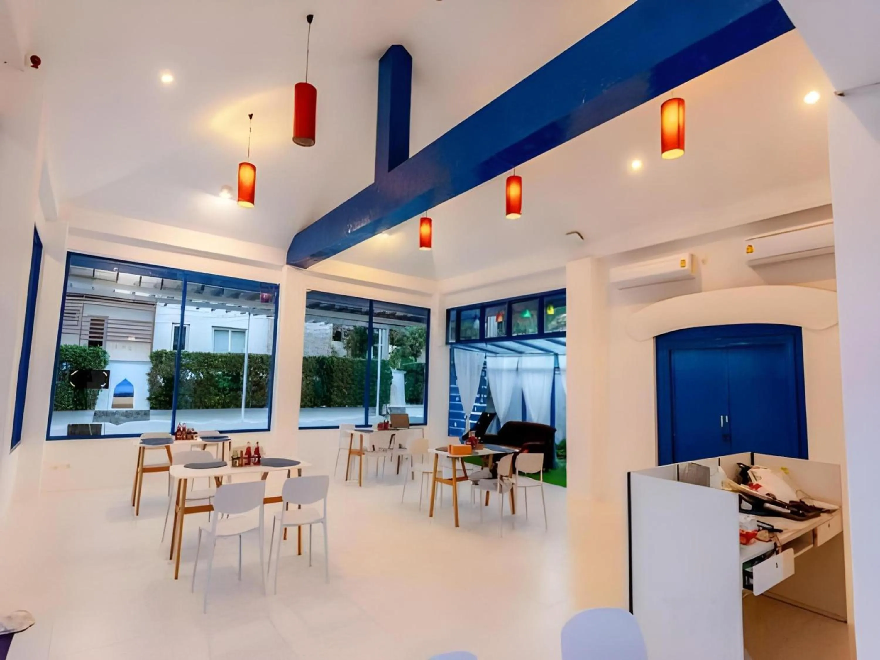 Restaurant/places to eat in Collection O To The Sea Resort Thailand