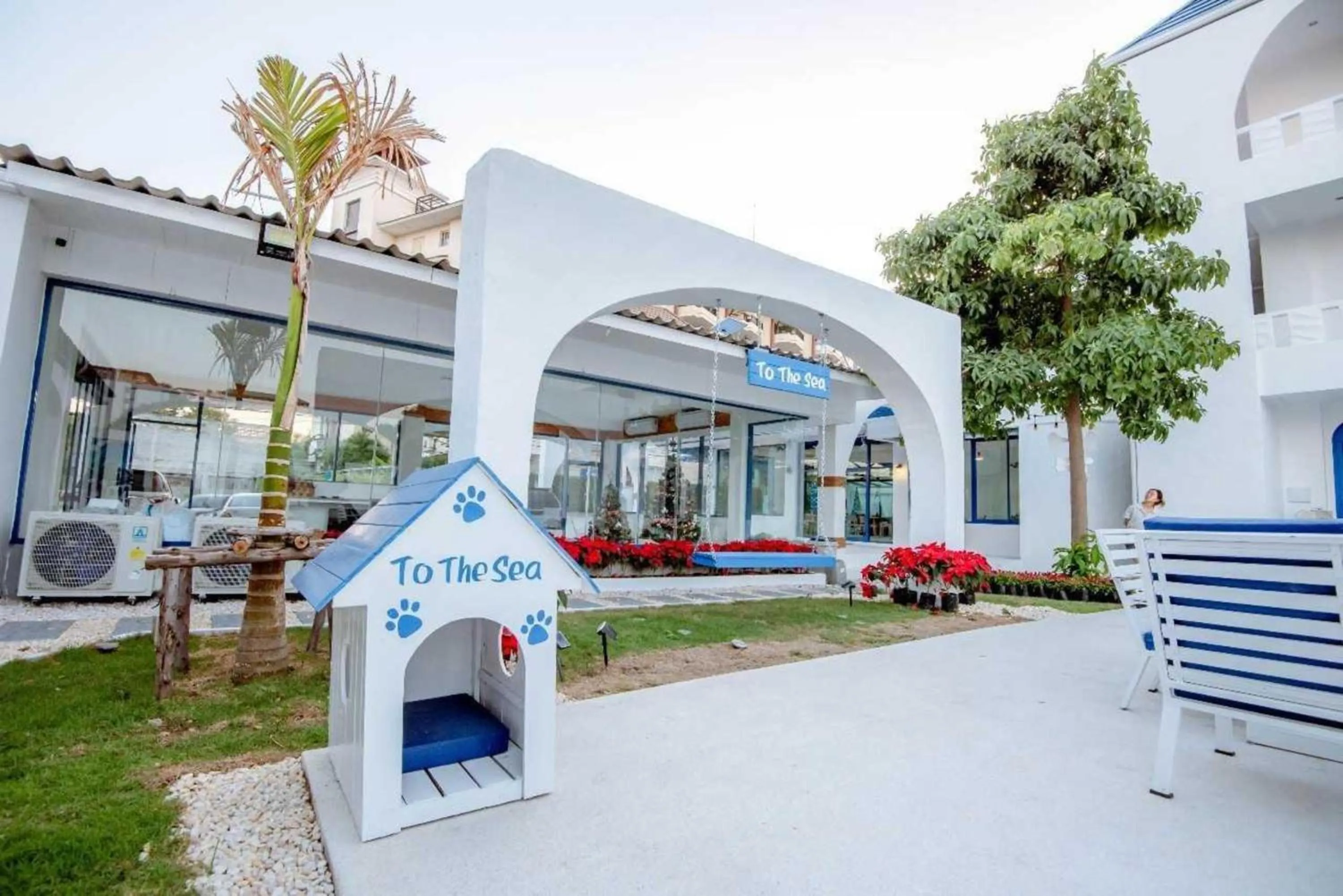 Property building in Collection O To The Sea Resort Thailand