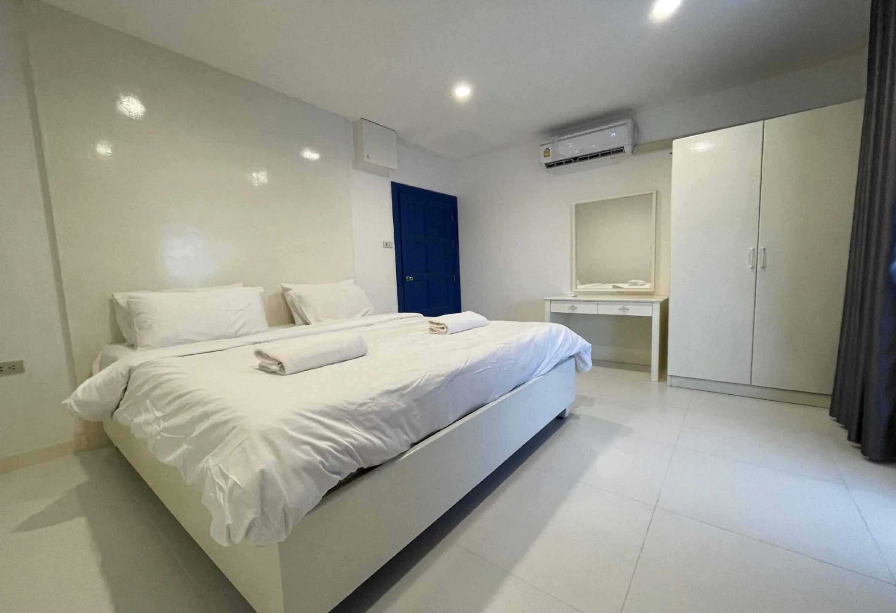 Photo of the whole room, Bed in Collection O To The Sea Resort Thailand