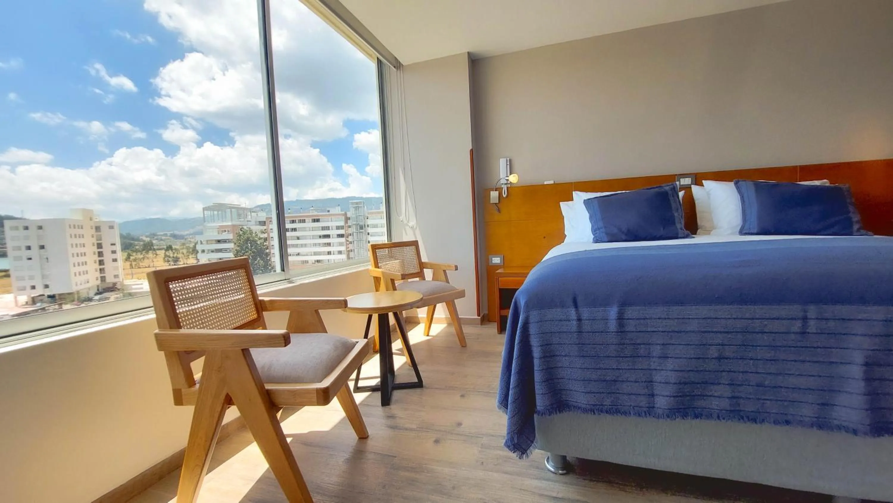 Photo of the whole room, Bed in Samakwā Hotel Boutique