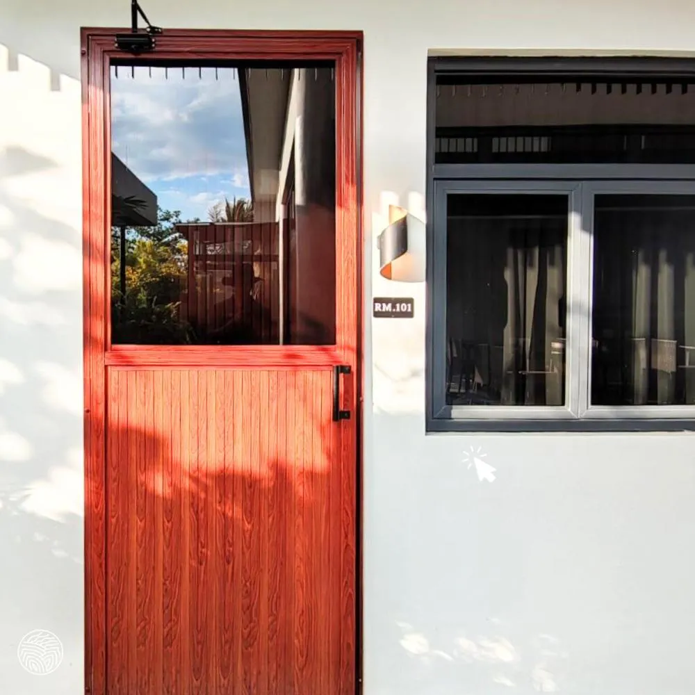 Day in Mula De La Paz