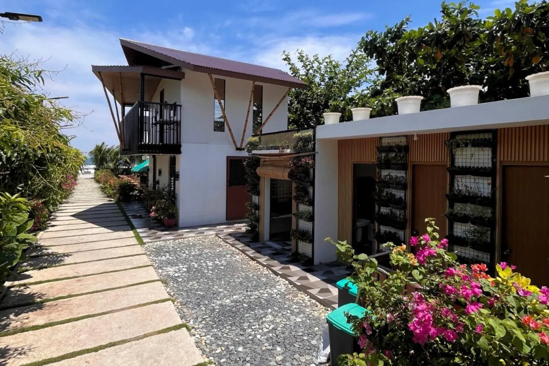 Property building in Mula De La Paz Property building in Mula De La Paz