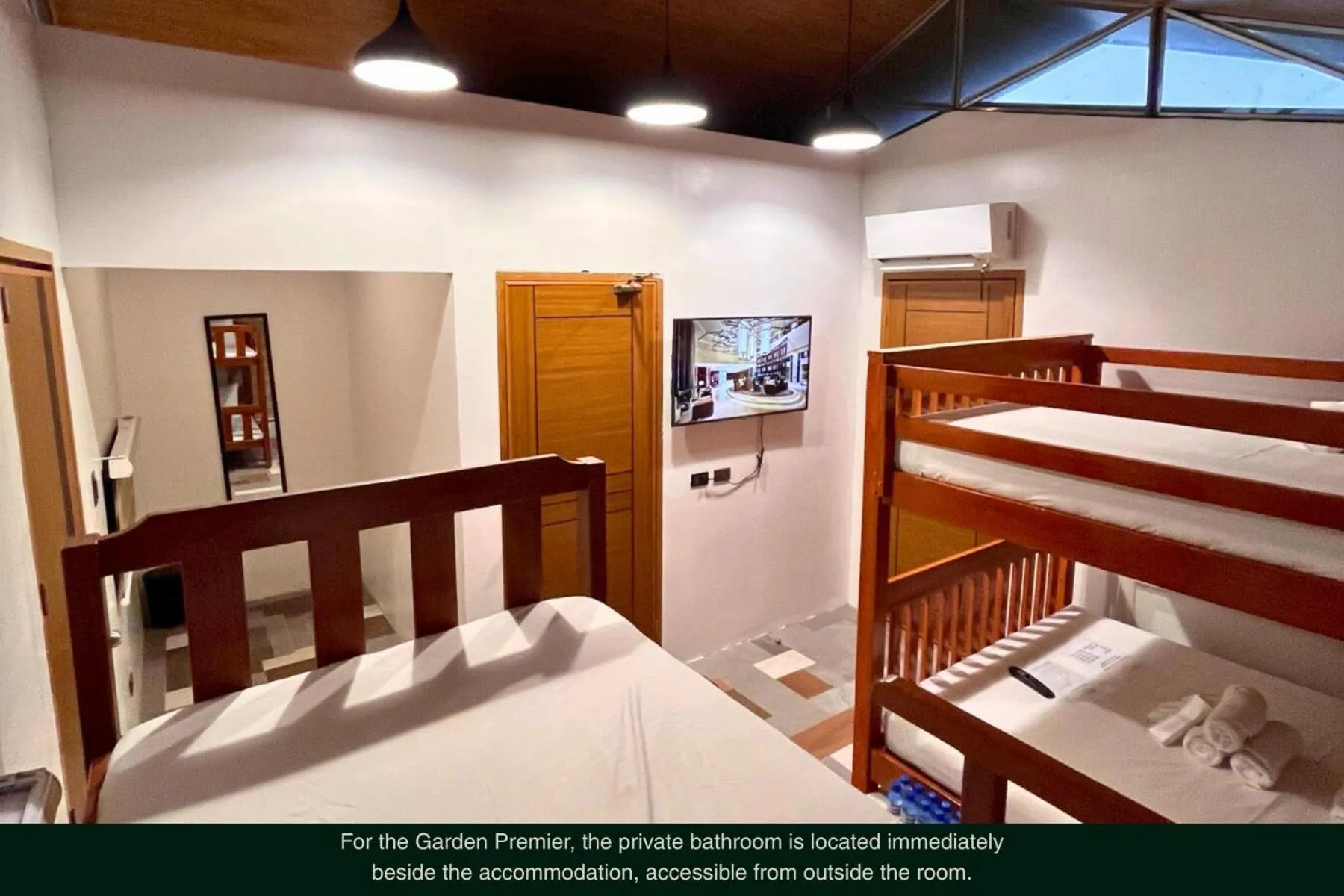 Bed in Mula De La Paz