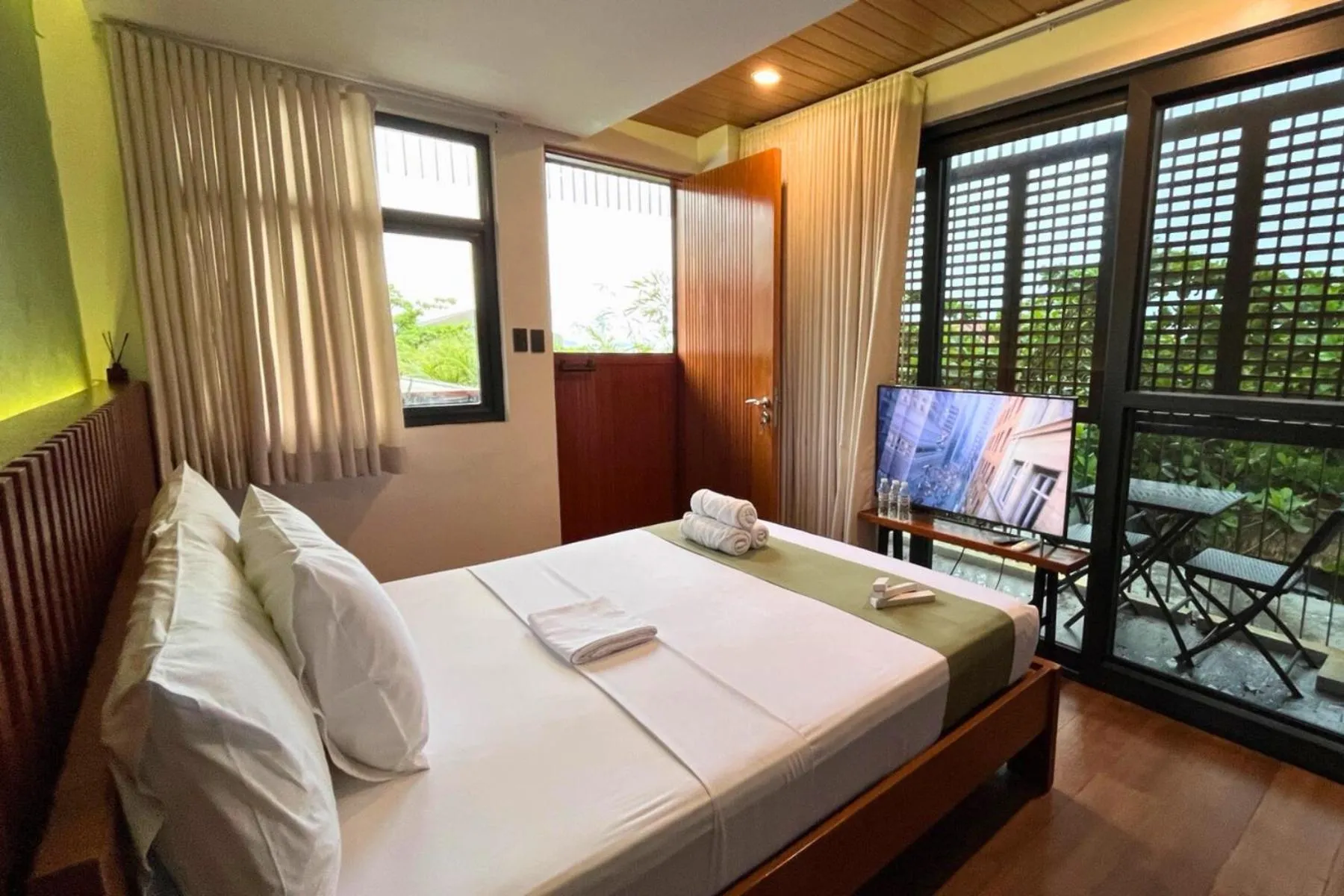 Bed in Mula De La Paz