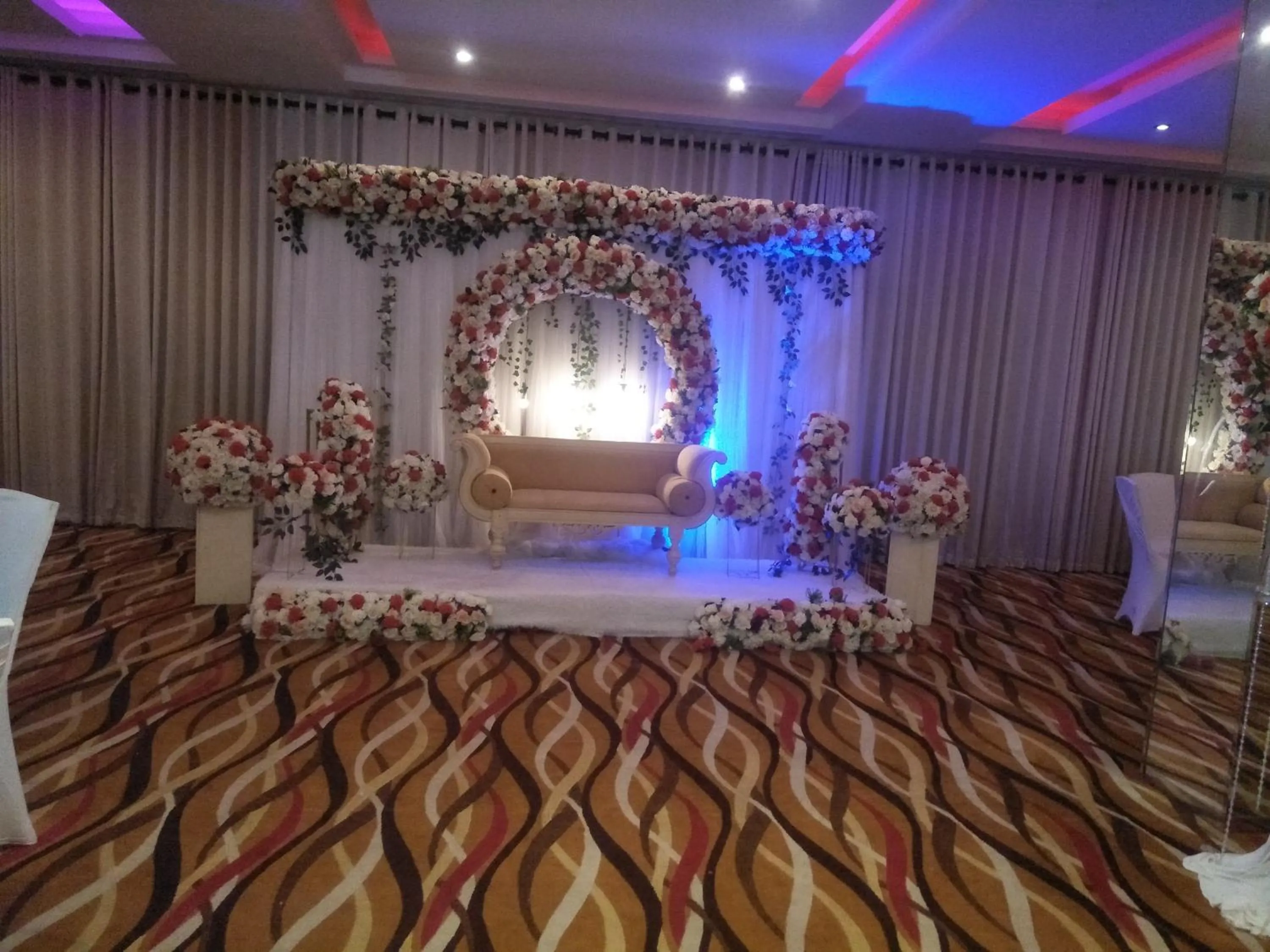 Airport Hotel Dream Paradise