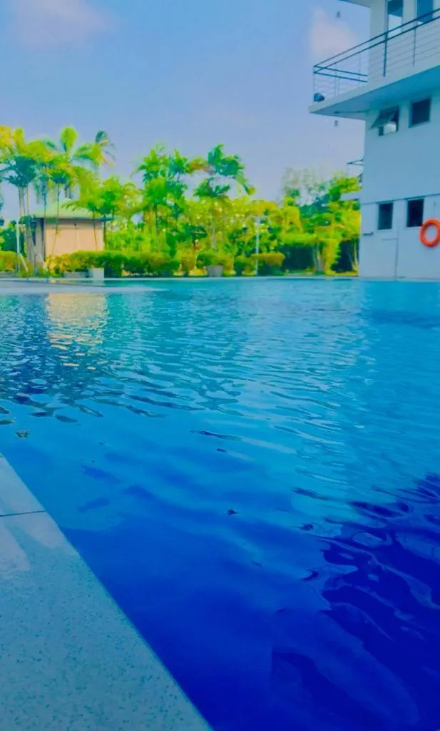 Swimming pool in Airport Hotel Dream Paradise