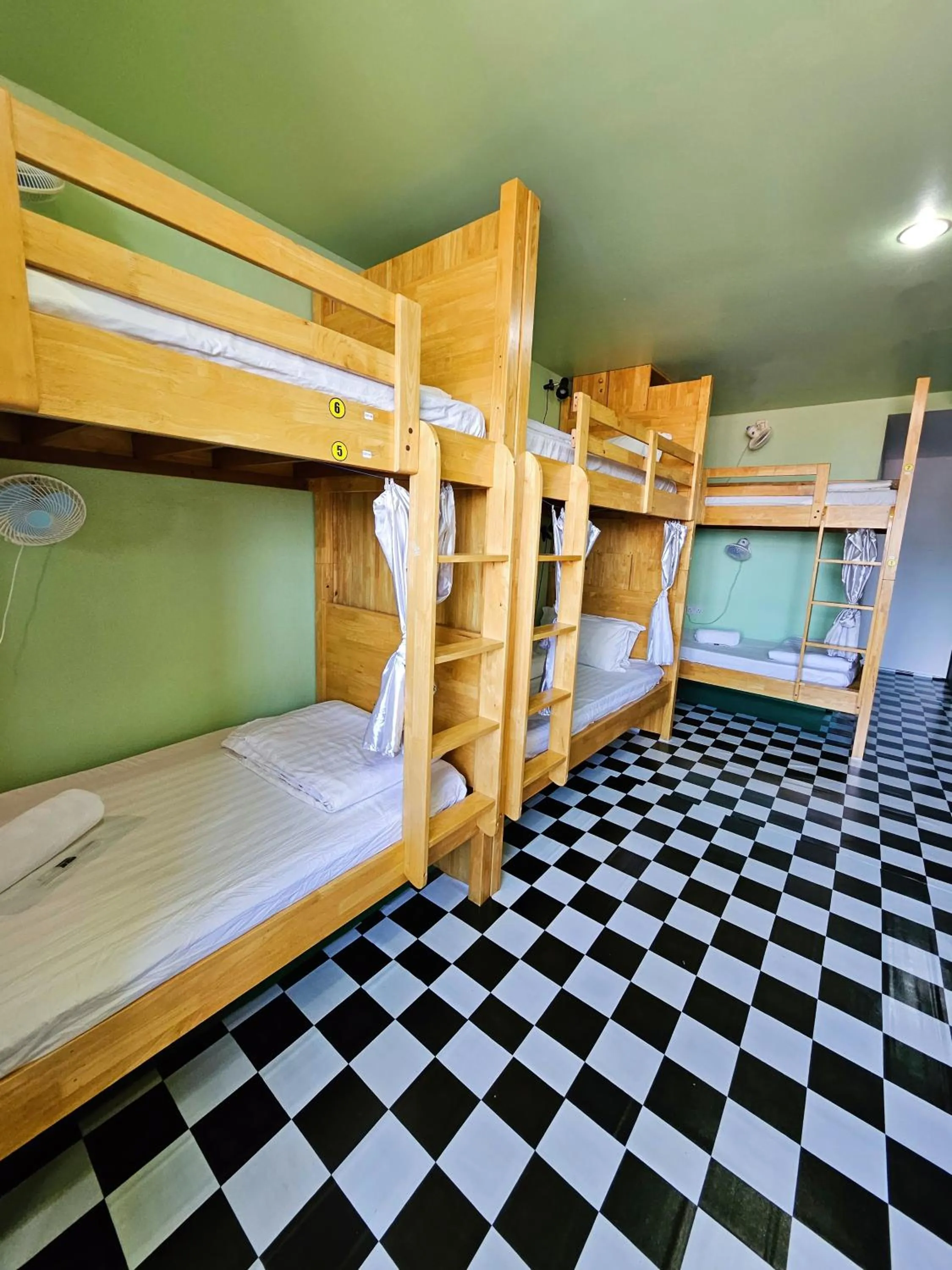 bunk bed, Bed in The 60