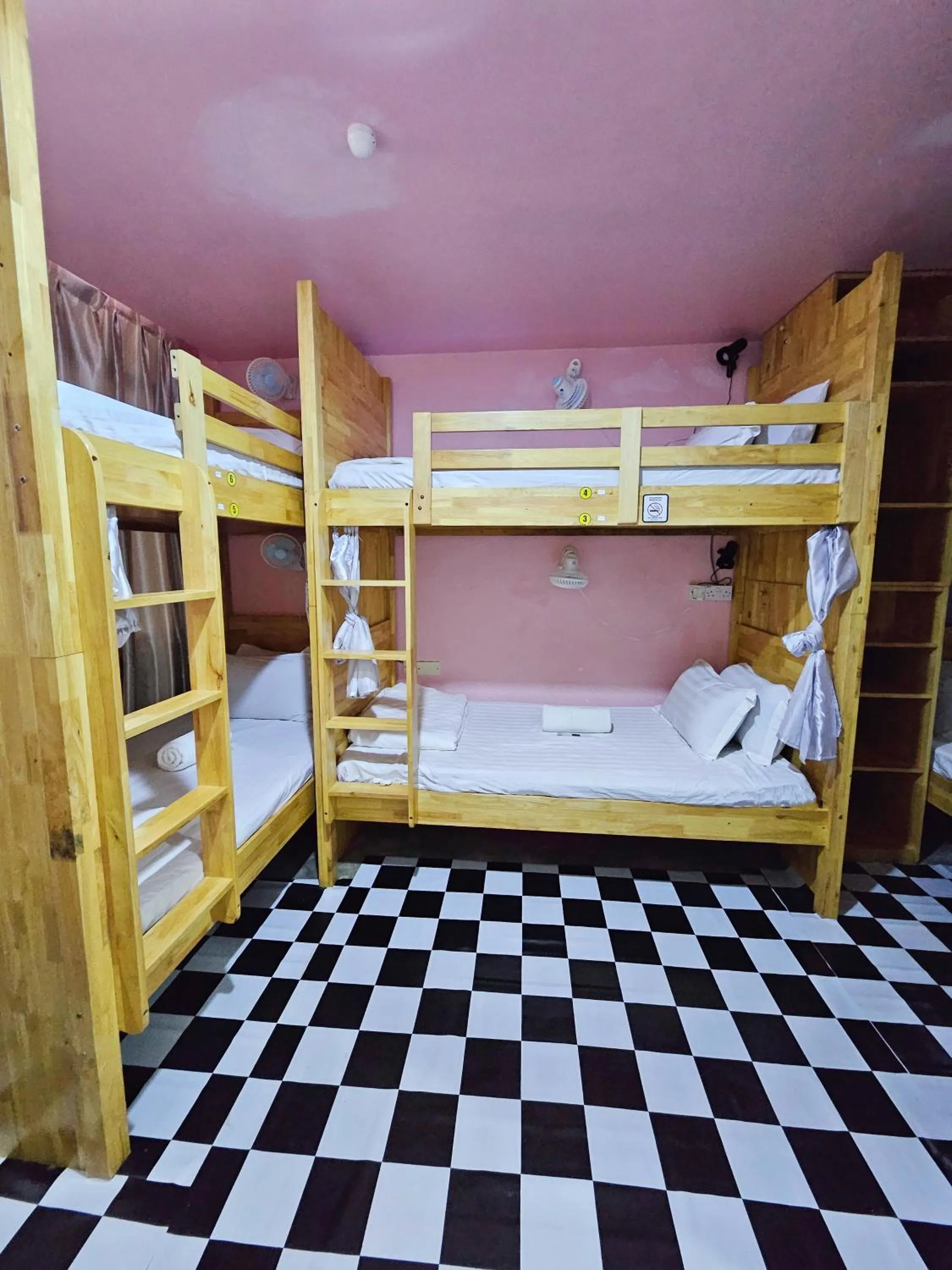 bunk bed, Bed in The 60