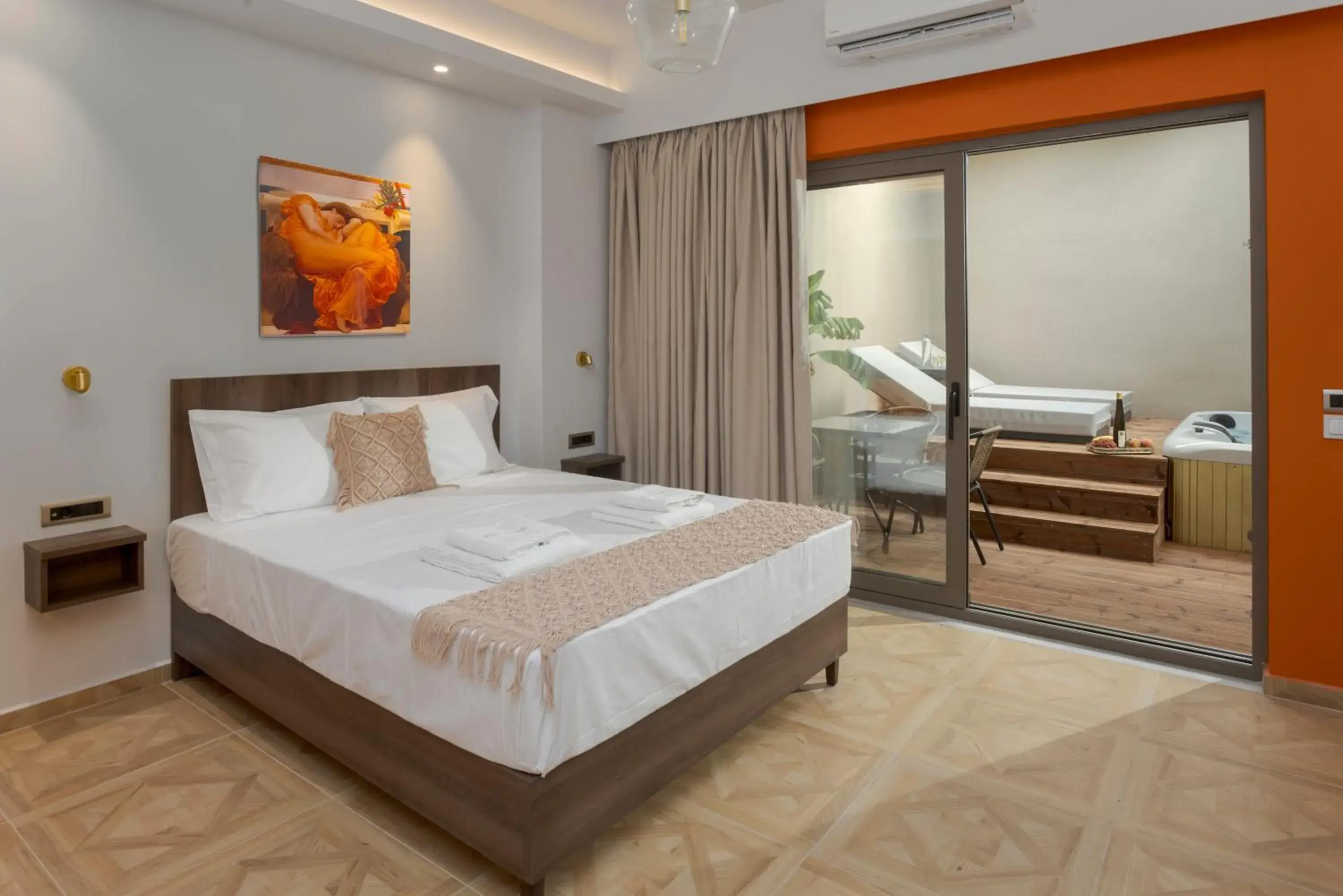 Bed in Royal Gold City Suites by Omilos Hotels Bed in Royal Gold City Suites by Omilos Hotels