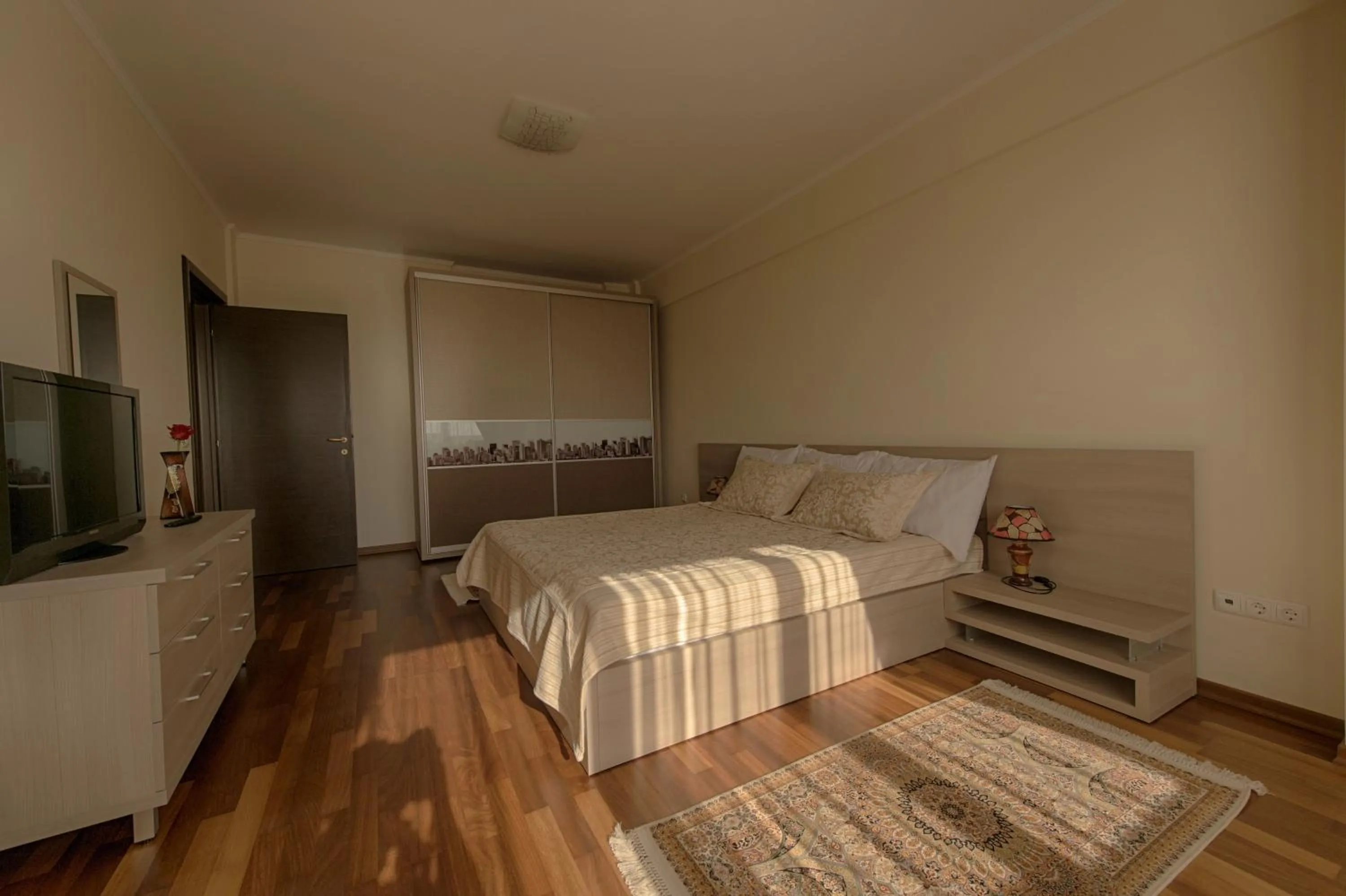 Photo of the whole room, Bed in Samali Residence