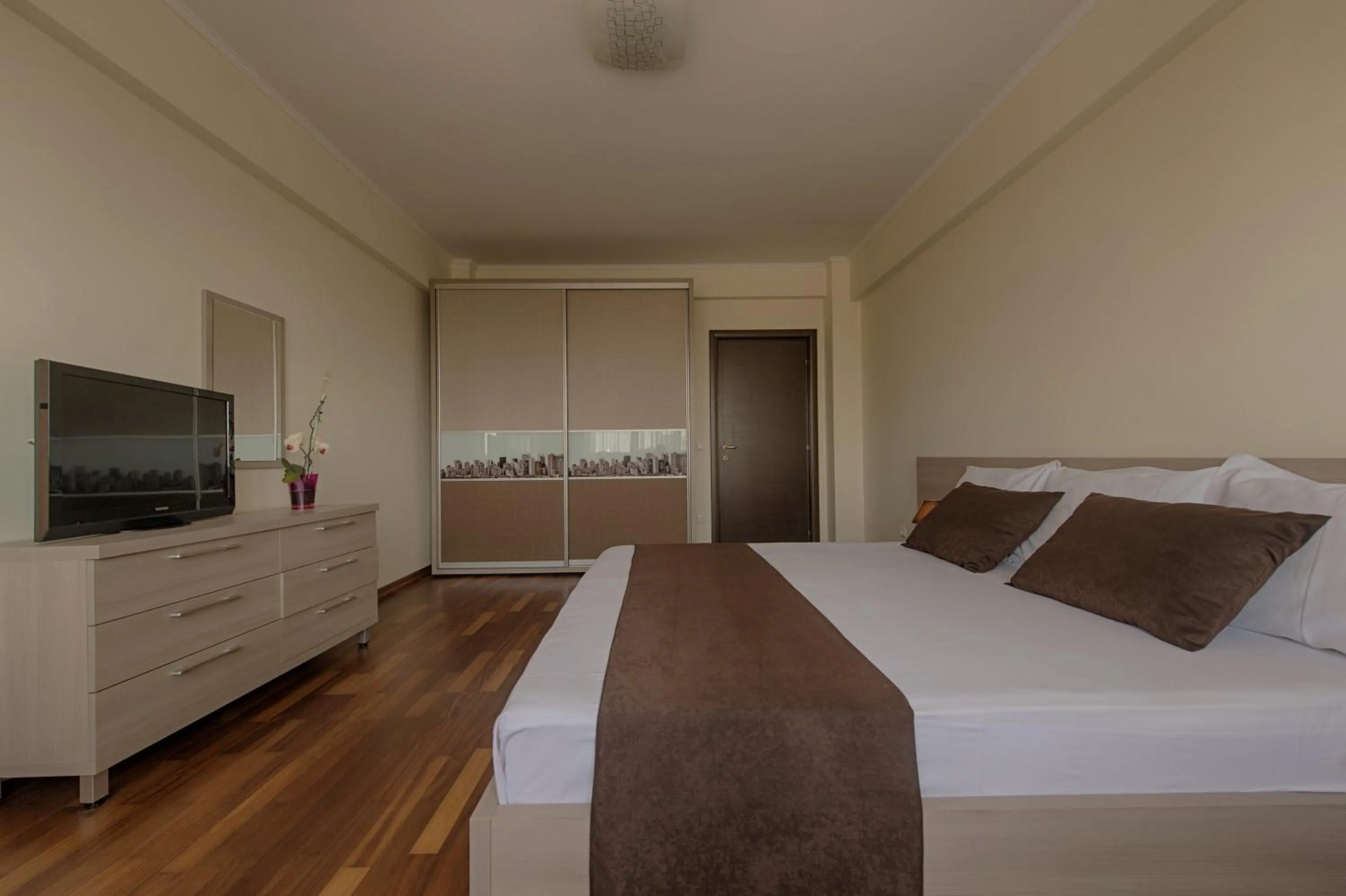 Photo of the whole room, Bed in Samali Residence