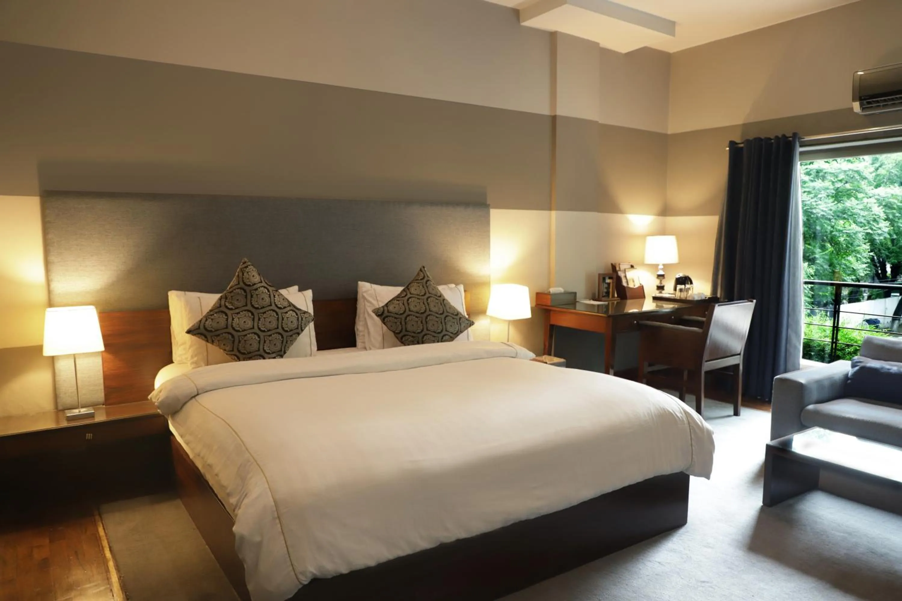 Bed in The Residency Hotel