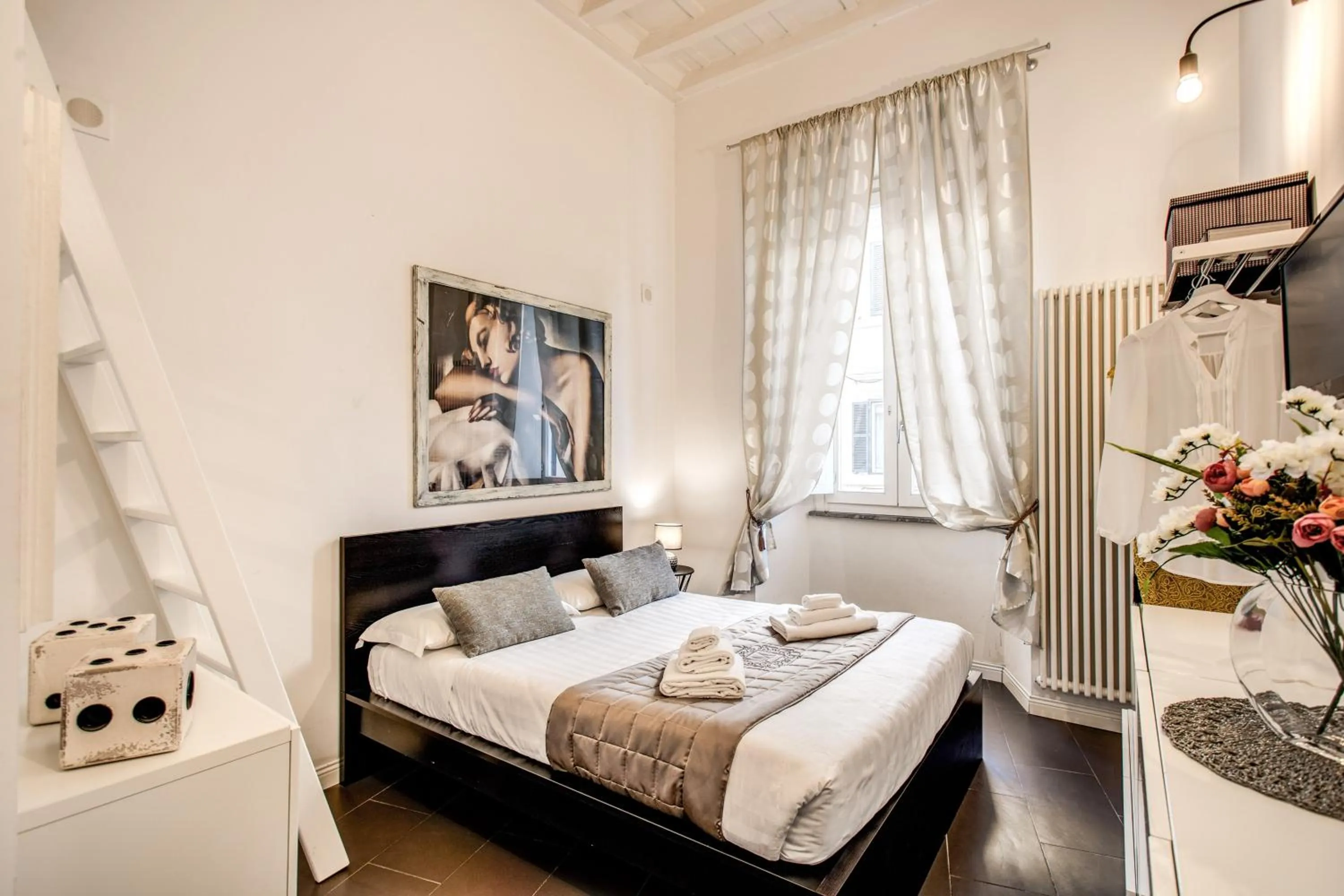 Bed in Trastevere Miracle Suite