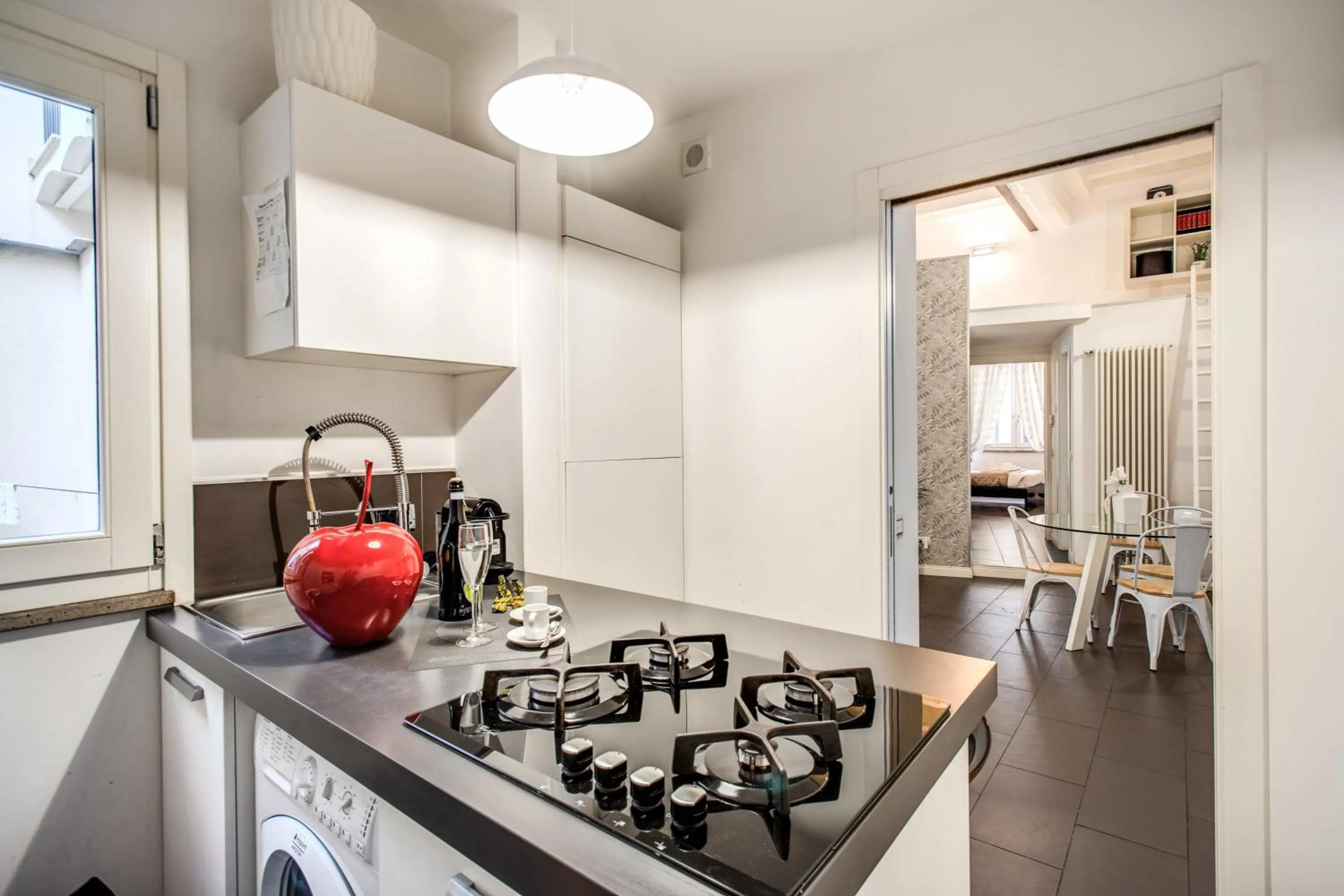 Kitchen or kitchenette in Trastevere Miracle Suite