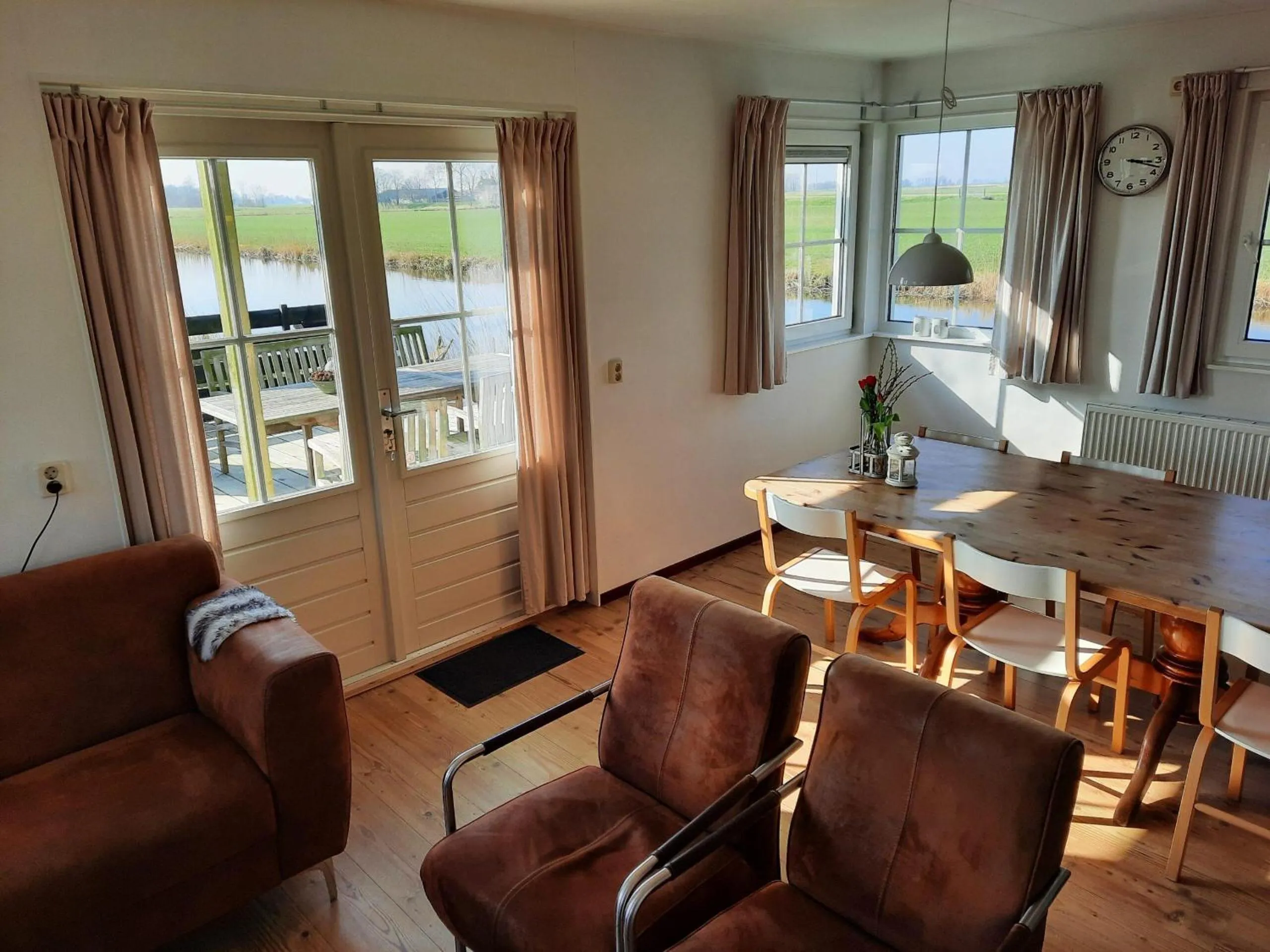 Living room, Bed in Vakantiehuisjes Marsherne