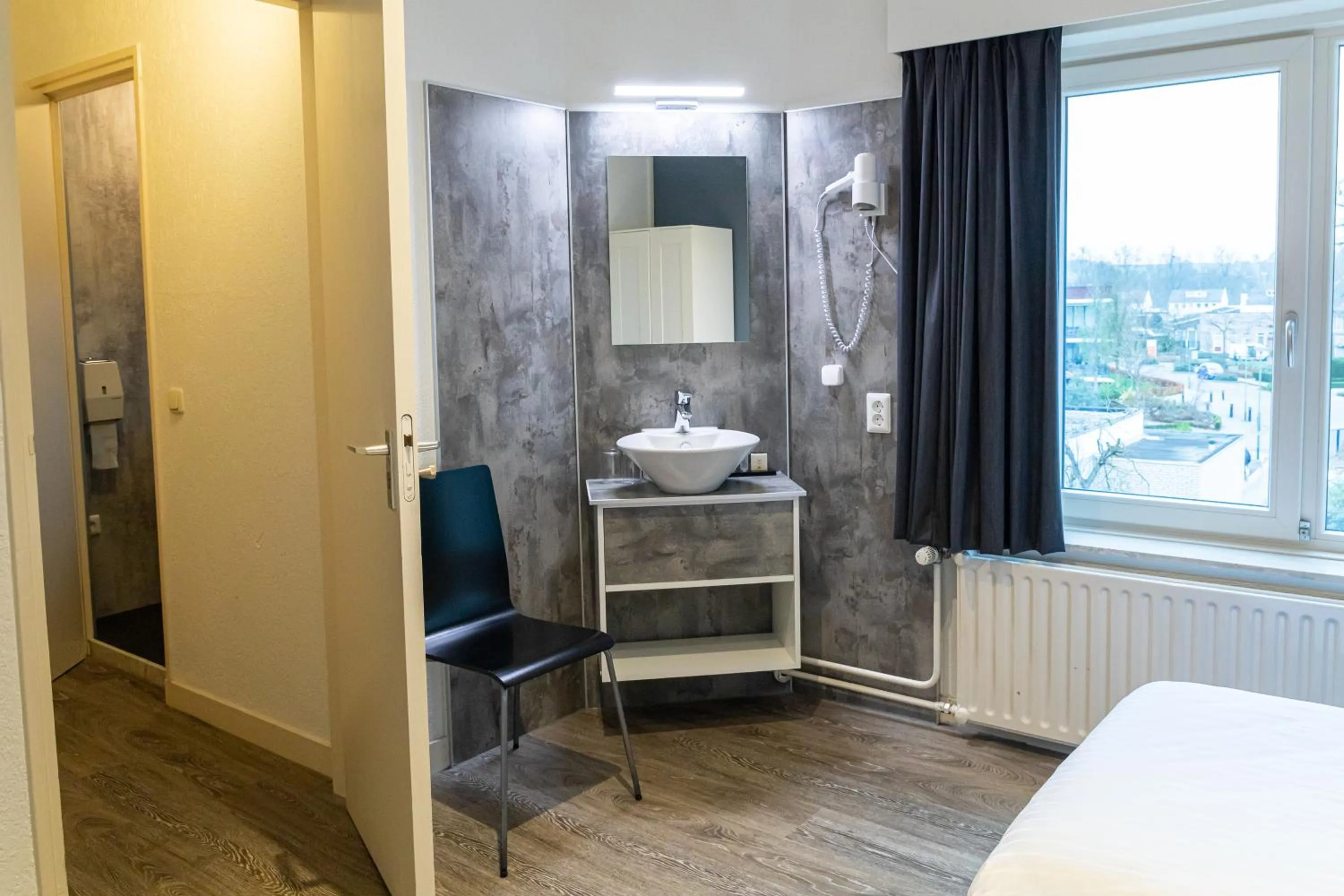 Bathroom, Bed in Huis Ter Geul