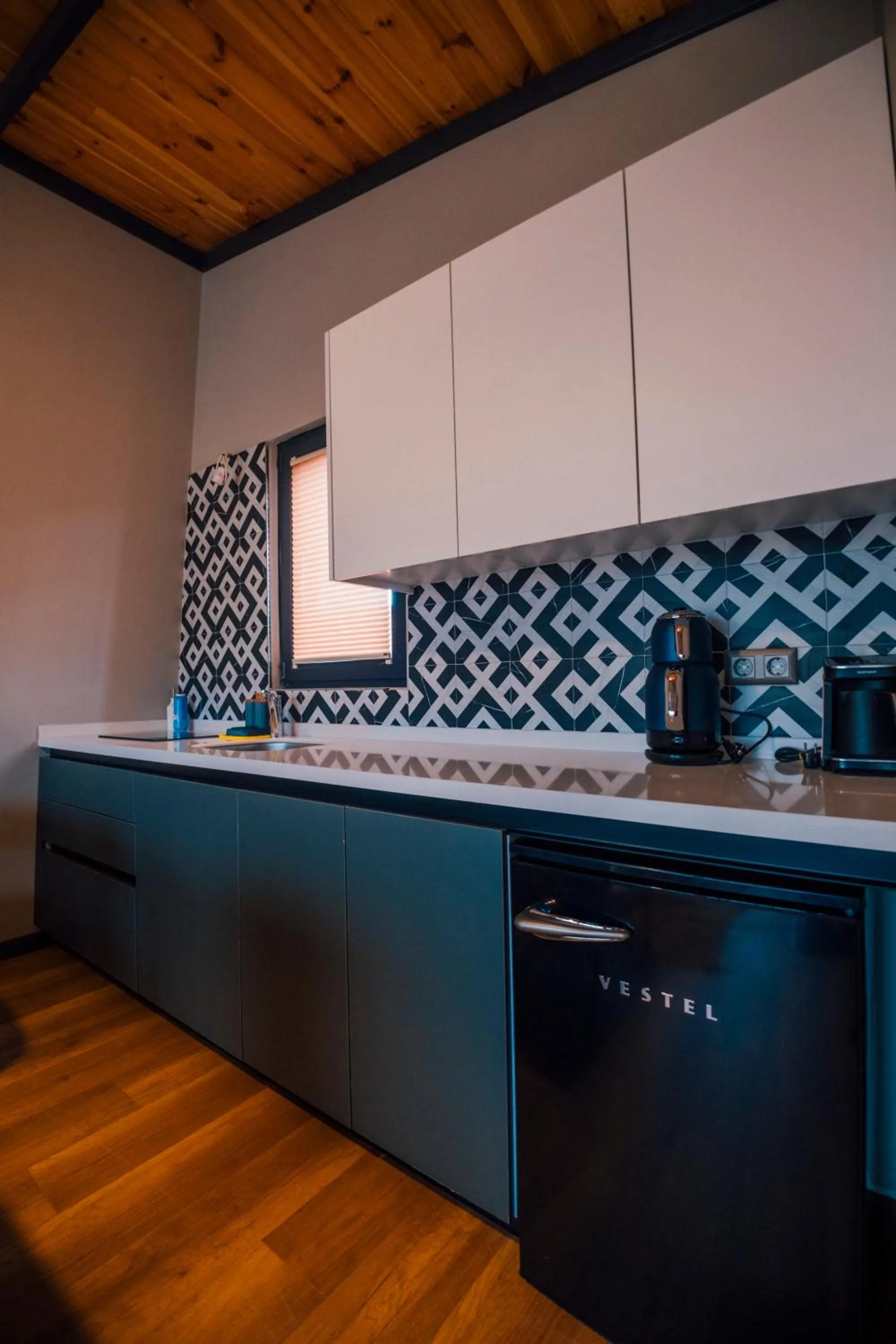 Kitchen or kitchenette in Vital Göl Sapanca Özel Havuzlu Bungalov & Villa