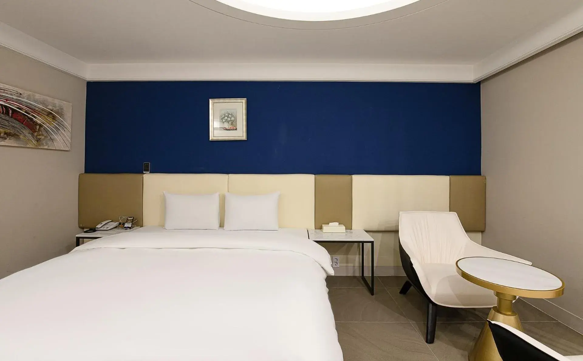 Decorative detail, Bed in INCHEON AIRPORT HOTEL THE ONe Decorative detail, Bed in INCHEON AIRPORT HOTEL THE ONe