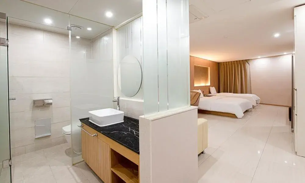 Photo of the whole room in Hotel The One Photo of the whole room in Hotel The One