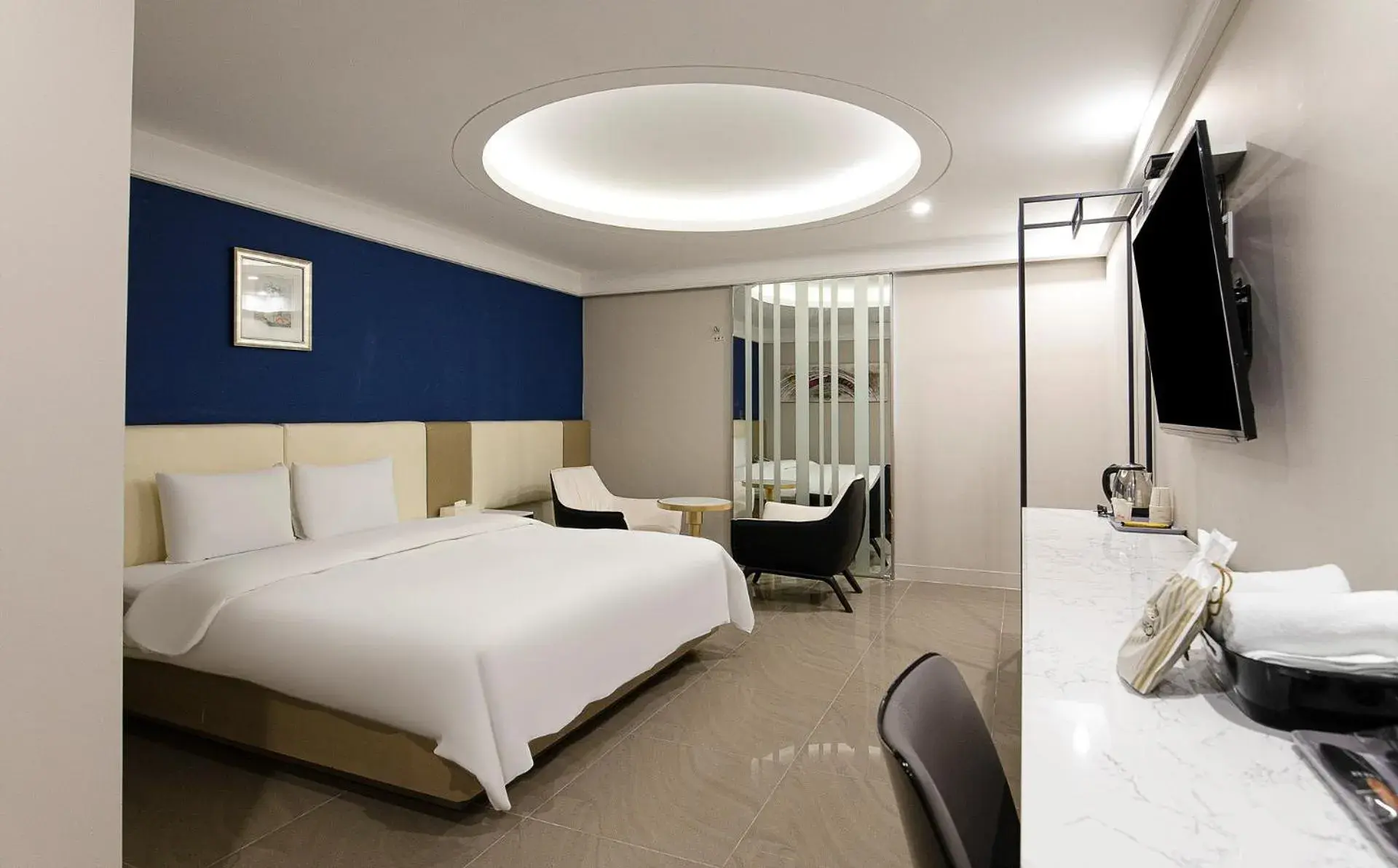 Decorative detail, Bed in INCHEON AIRPORT HOTEL THE ONe Decorative detail, Bed in INCHEON AIRPORT HOTEL THE ONe