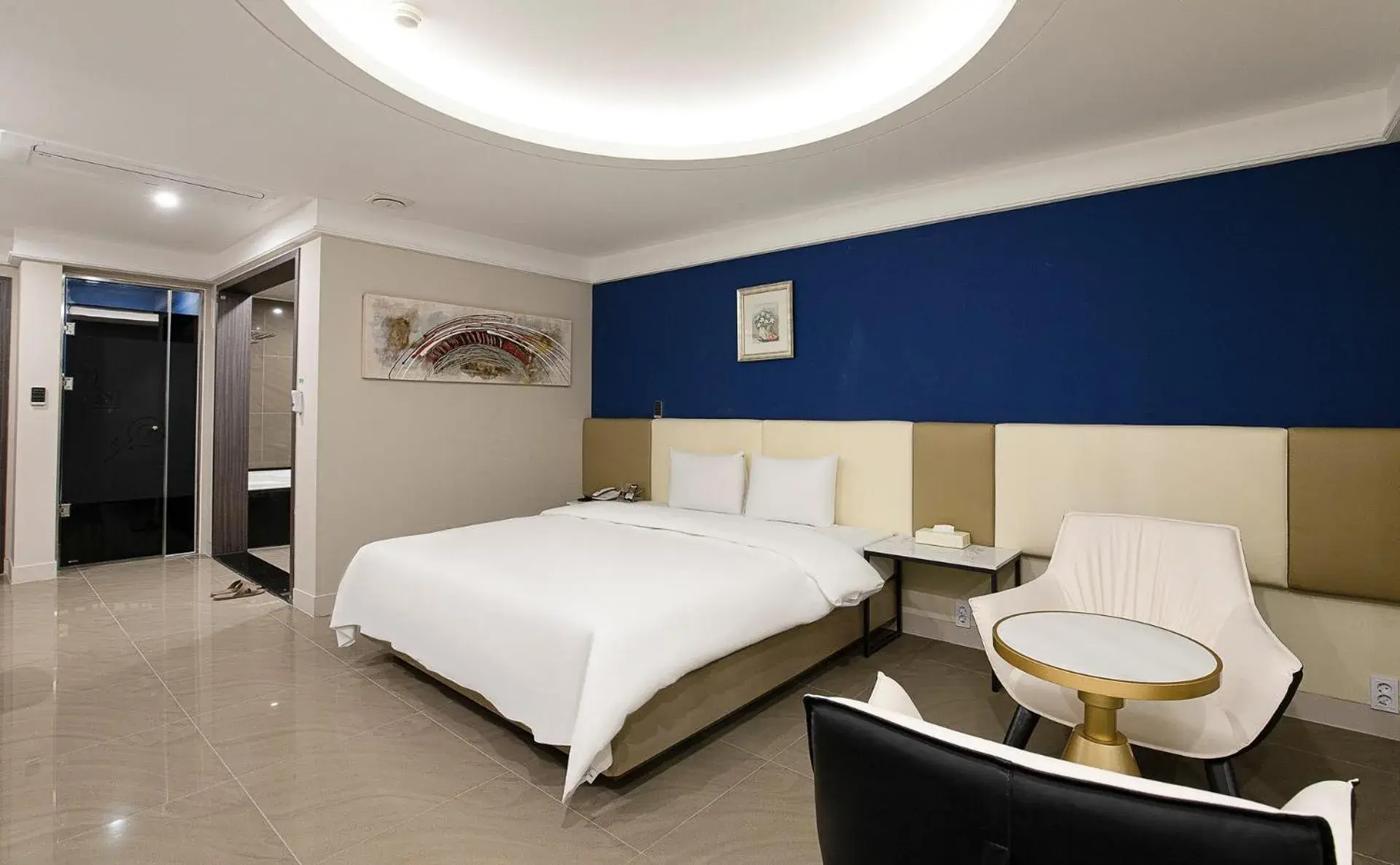 Decorative detail, Bed in INCHEON AIRPORT HOTEL THE ONe Decorative detail, Bed in INCHEON AIRPORT HOTEL THE ONe