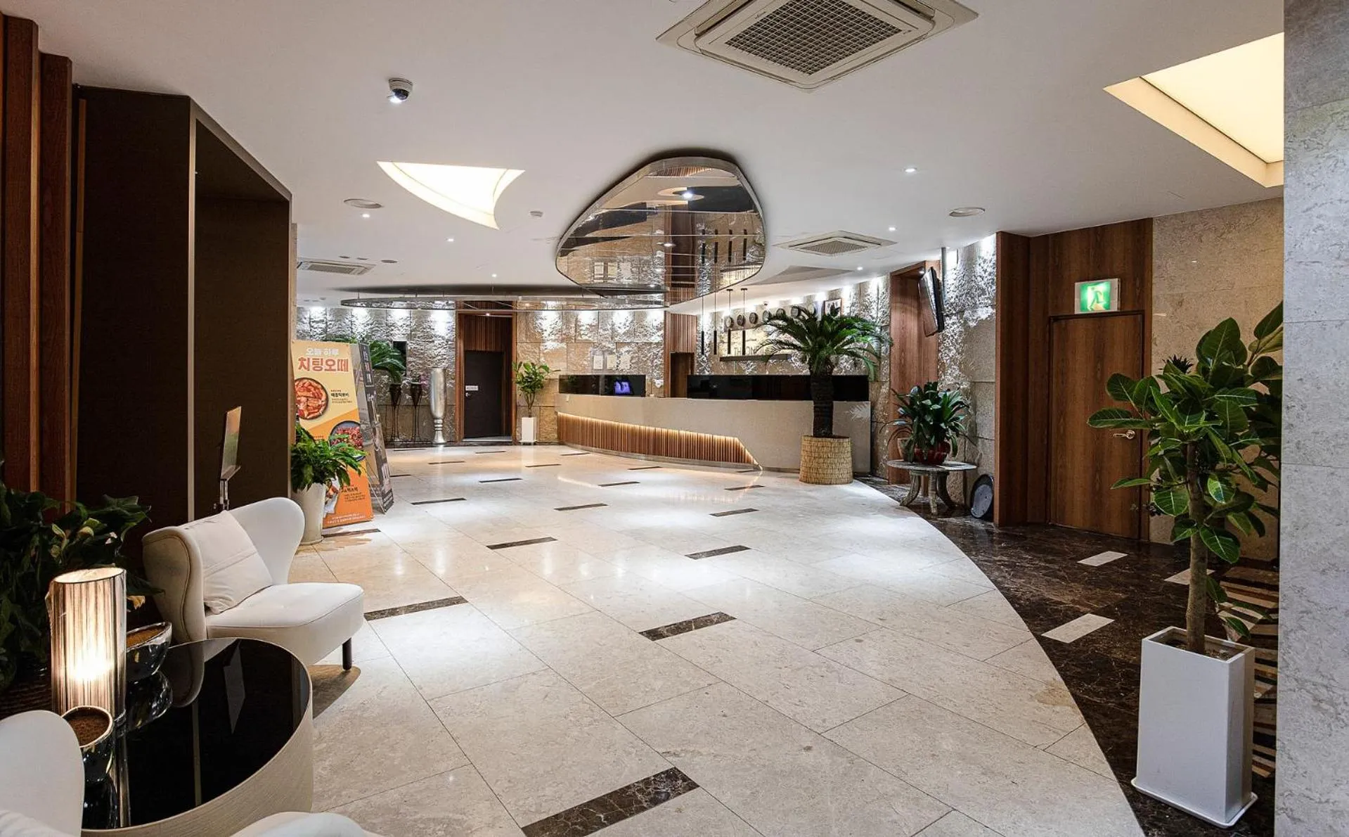 Area and facilities in Hotel The One