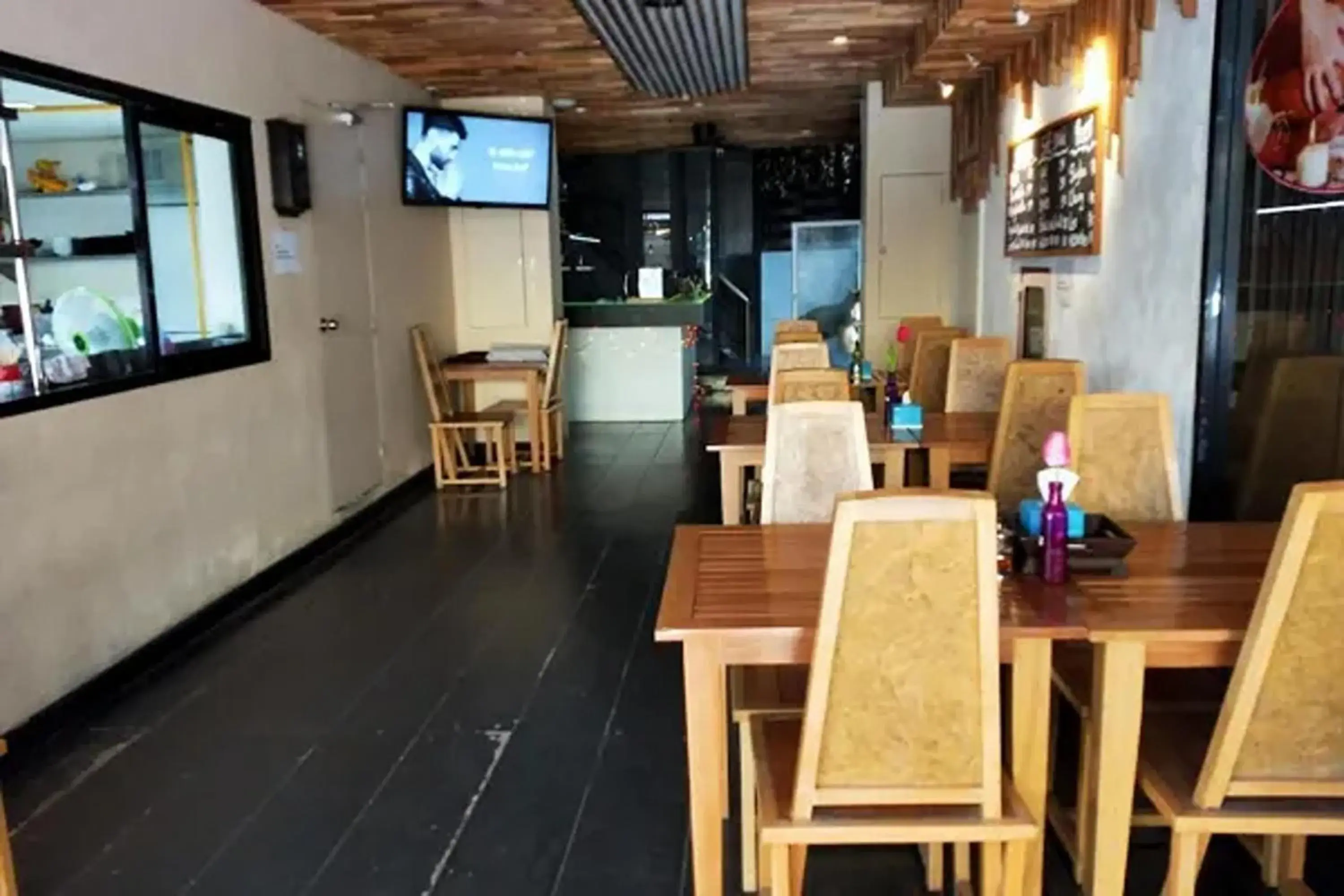 Restaurant/places to eat in Landmark Patong Hotel Restaurant/places to eat in Landmark Patong Hotel