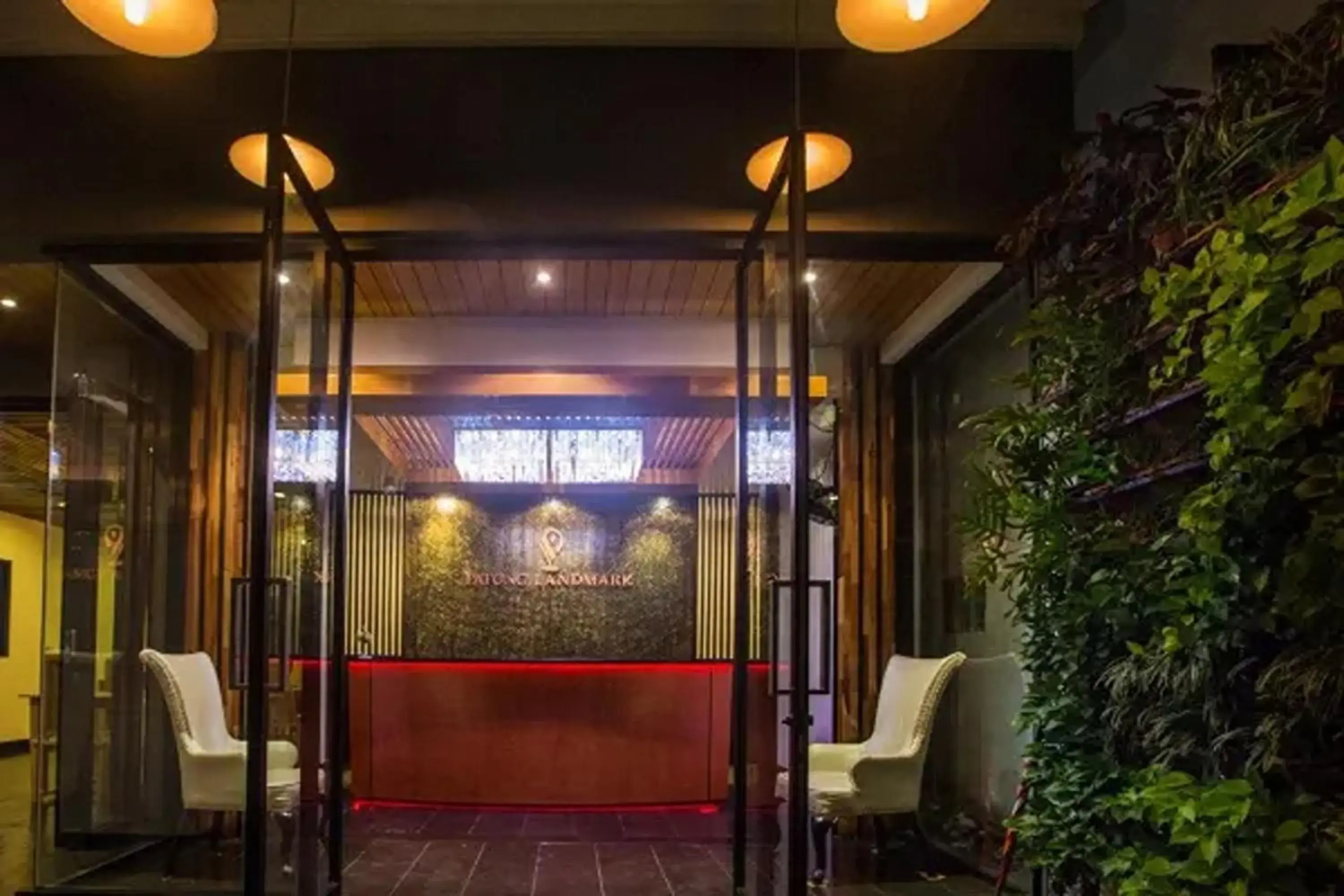 Facade/entrance in Landmark Patong Hotel Facade/entrance in Landmark Patong Hotel